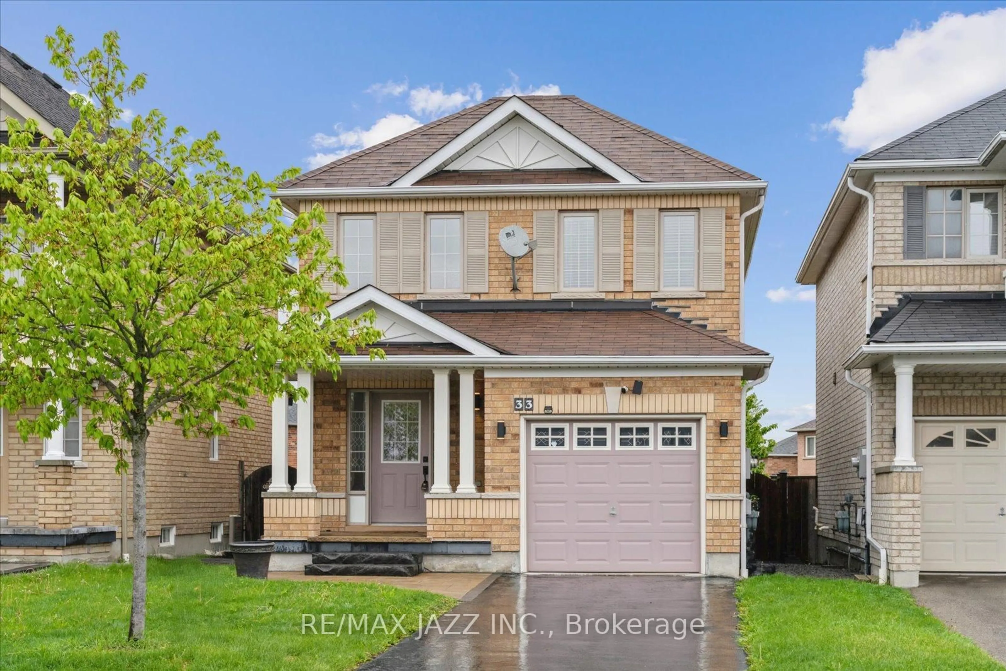 Home with brick exterior material, street for 33 Kirkland Pl, Whitby Ontario L1P 1X3