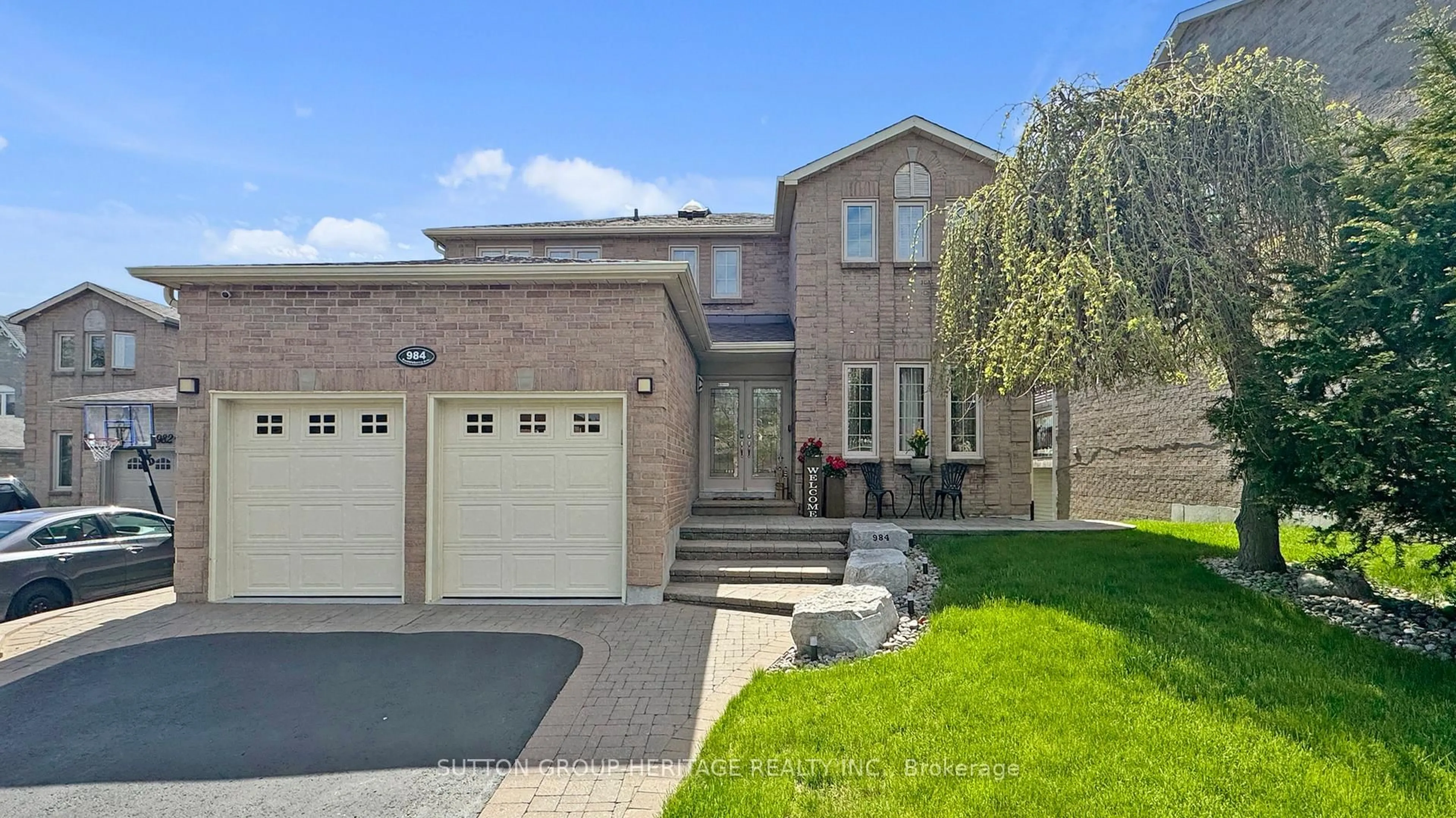 Home with brick exterior material, street for 984 Rambleberry Ave, Pickering Ontario L1V 5Y4