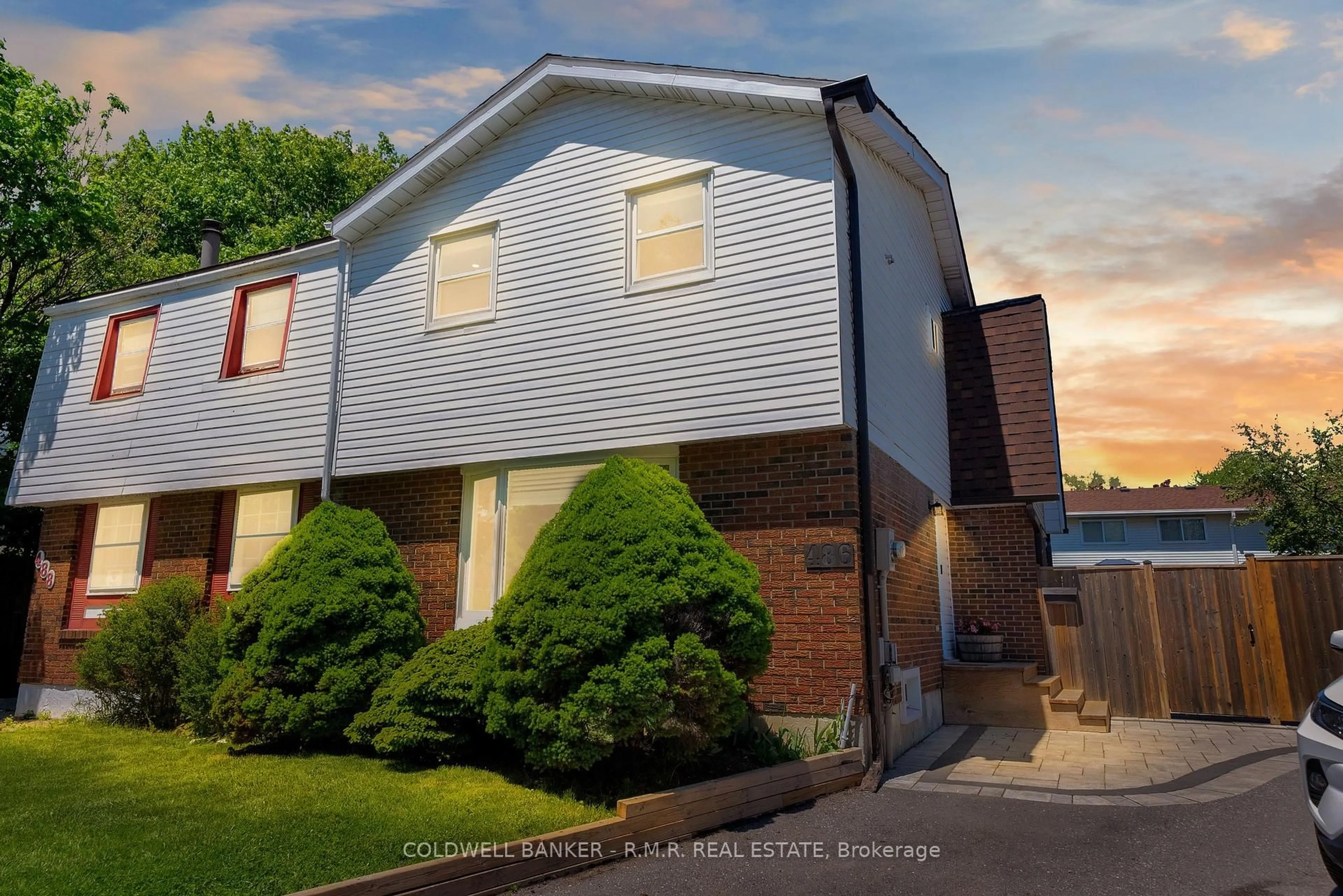 Unknown for 486 Neptune Crt, Oshawa Ontario L1J 6E1
