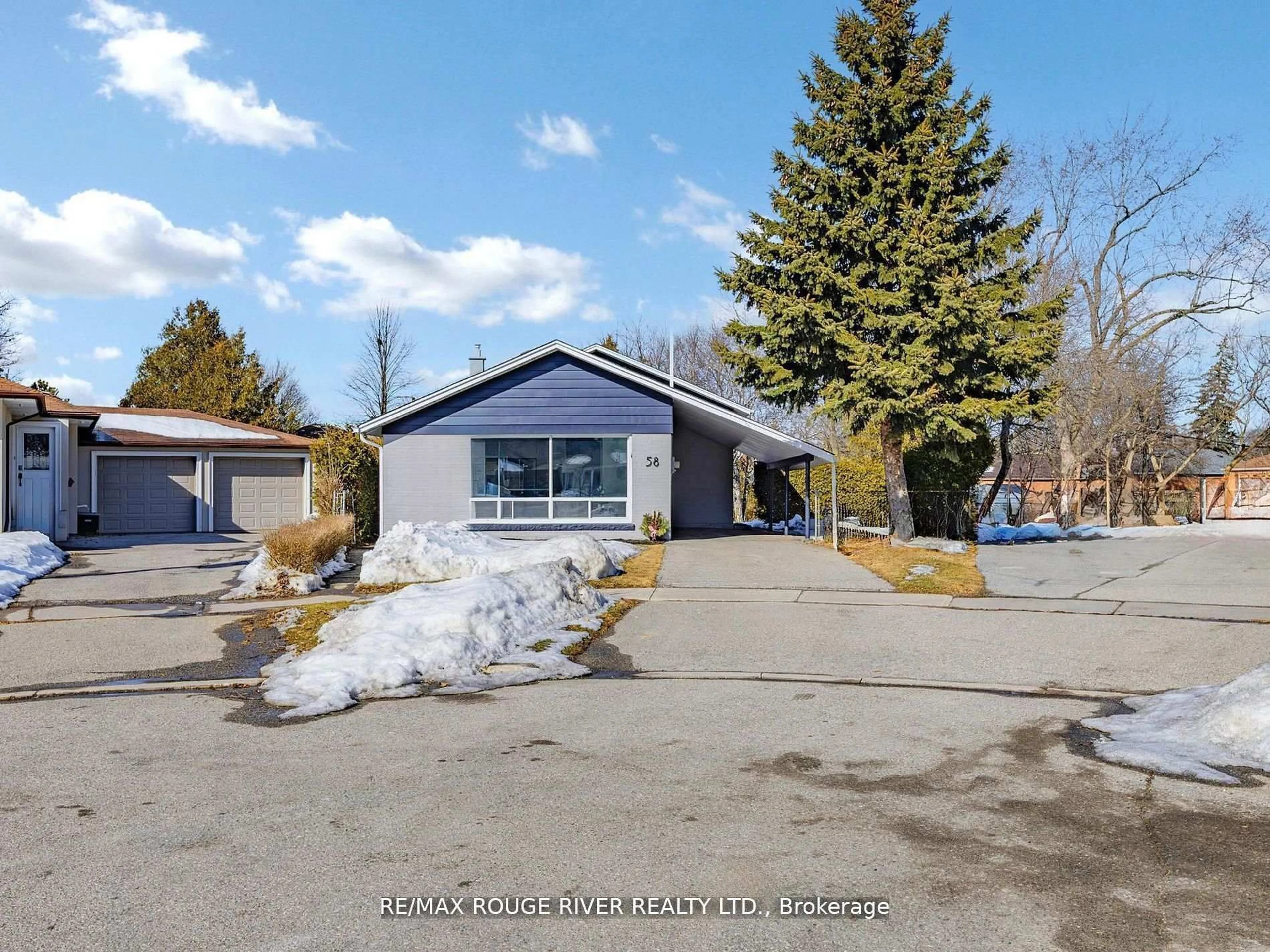A pic from outside/outdoor area/front of a property/back of a property/a pic from drone, street for 58 Flintridge Rd, Toronto Ontario M1P 1C3