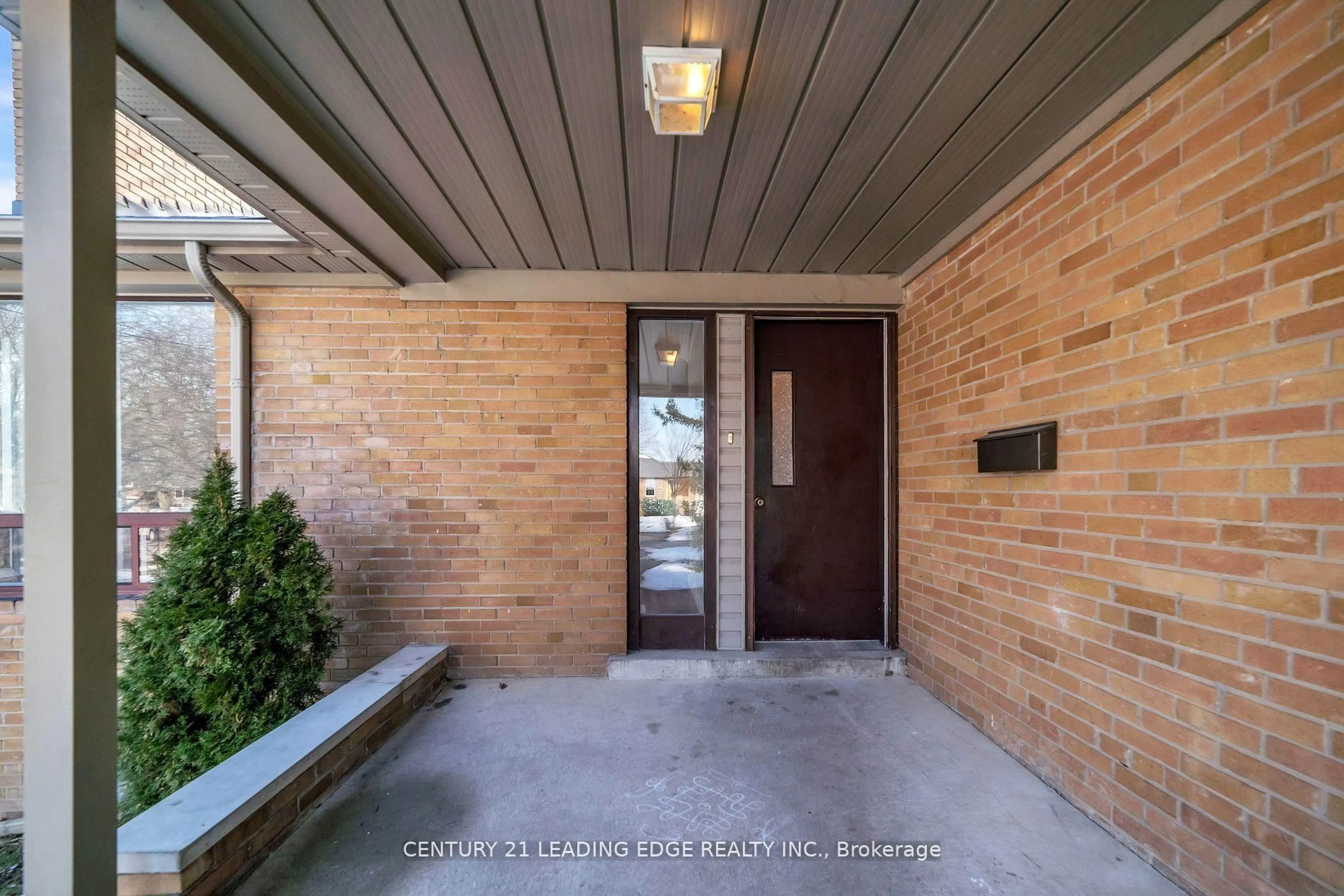 Indoor entryway for 21 Rossander Crt, Toronto Ontario M1J 2B6
