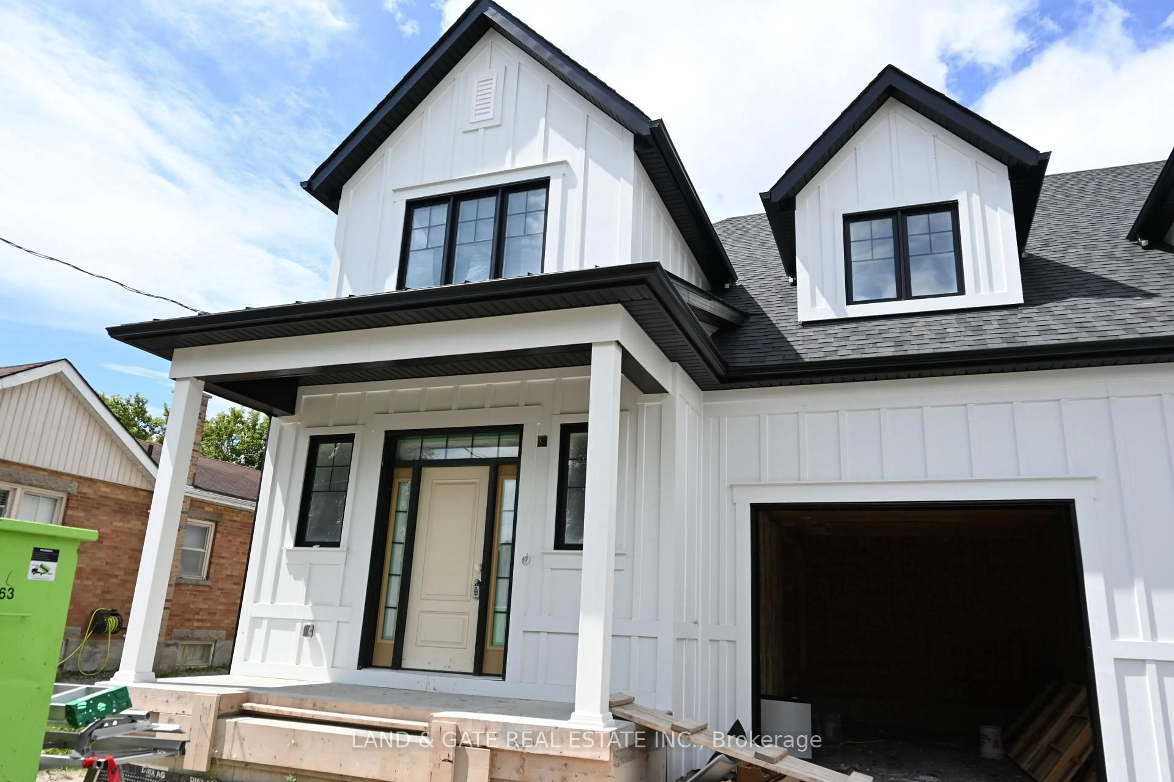 Unknown for 132B Elgin St, Clarington Ontario L1C 3E7