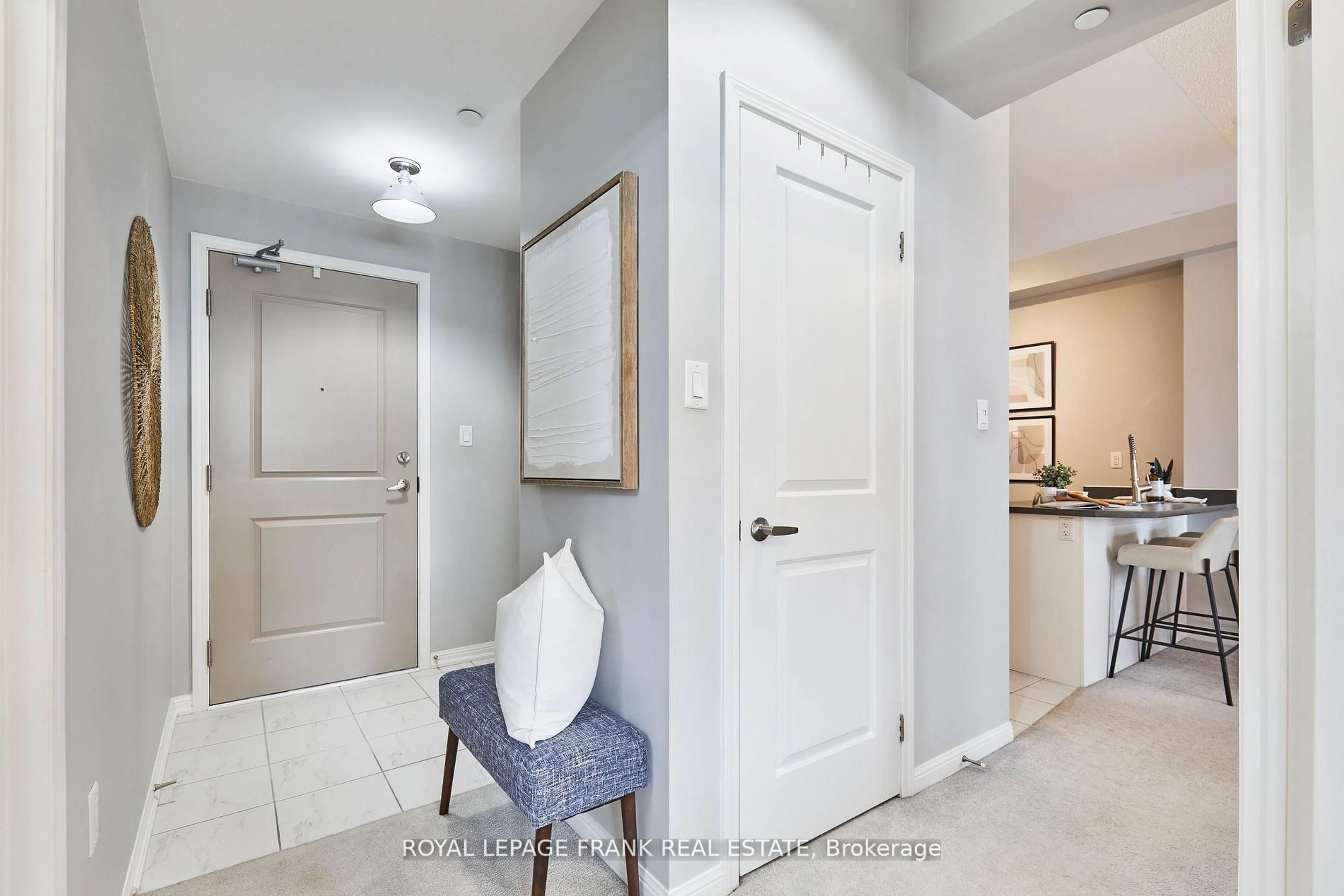 Indoor entryway for 84 Aspen Springs Dr #112, Clarington Ontario L1C 0V3