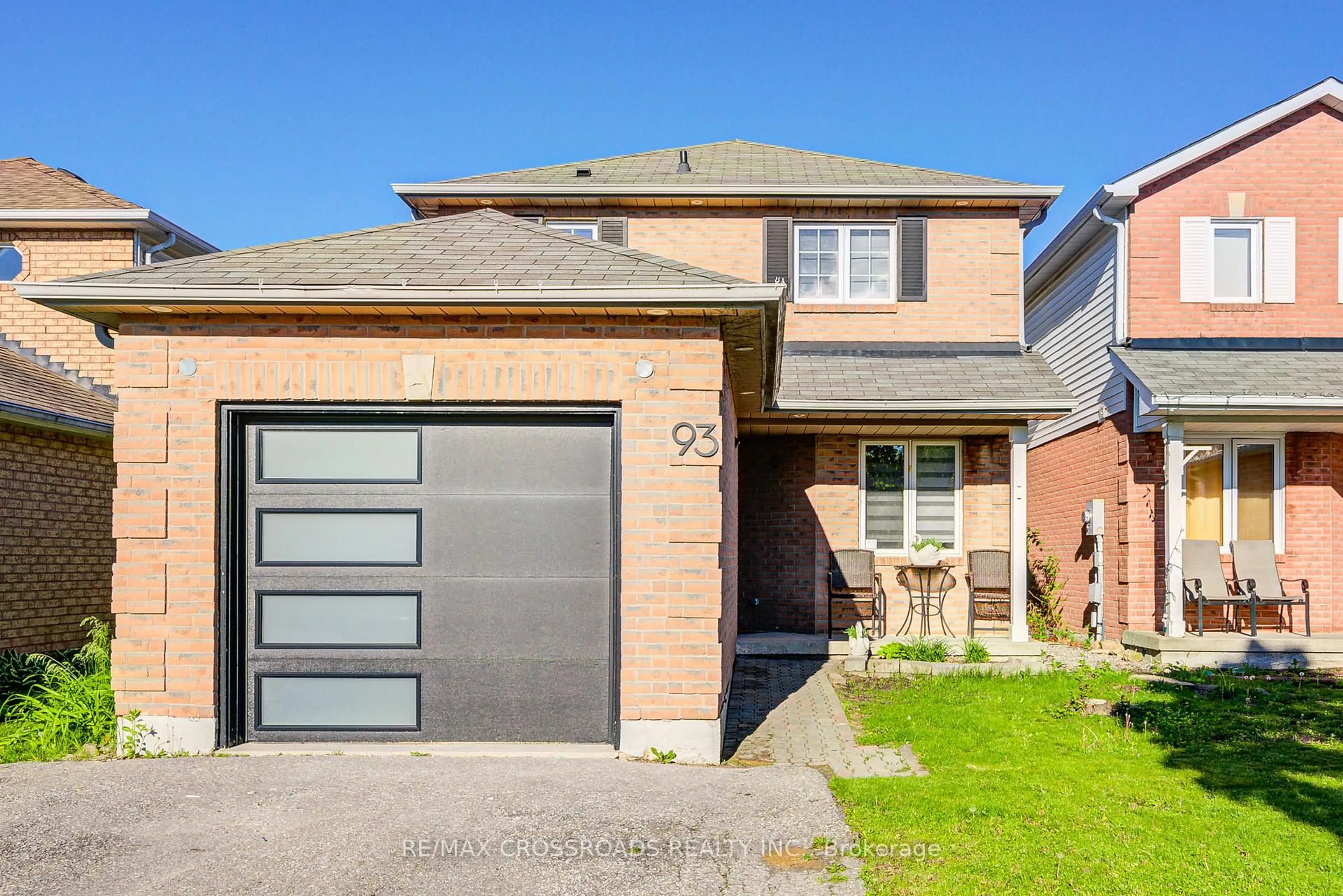 Home with brick exterior material, street for 93 McMann Cres, Clarington Ontario L1E 2W9