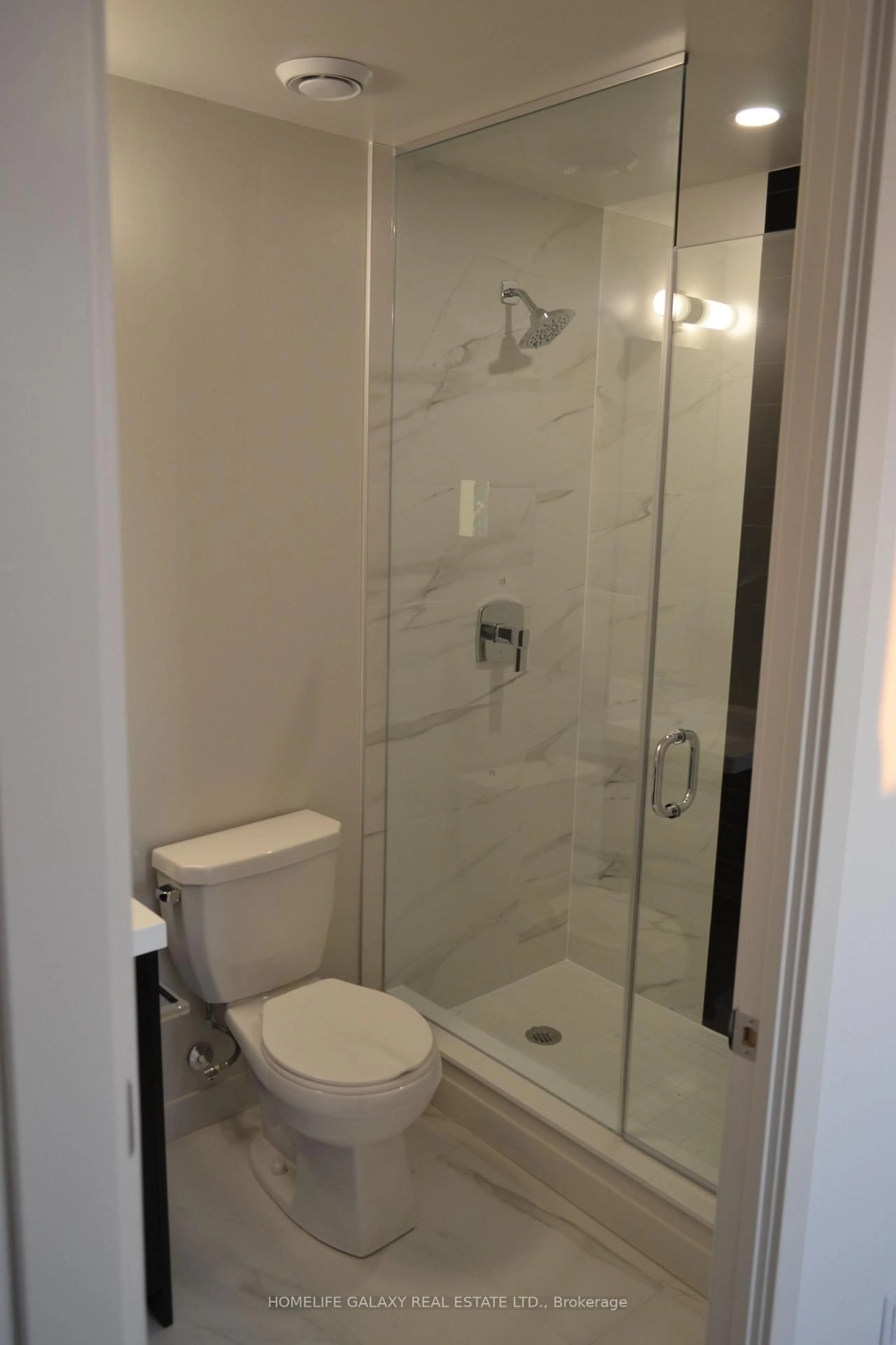 Standard bathroom, ceramic/tile floor for 90 Glen Everest Rd #903, Toronto Ontario M1N 0C3
