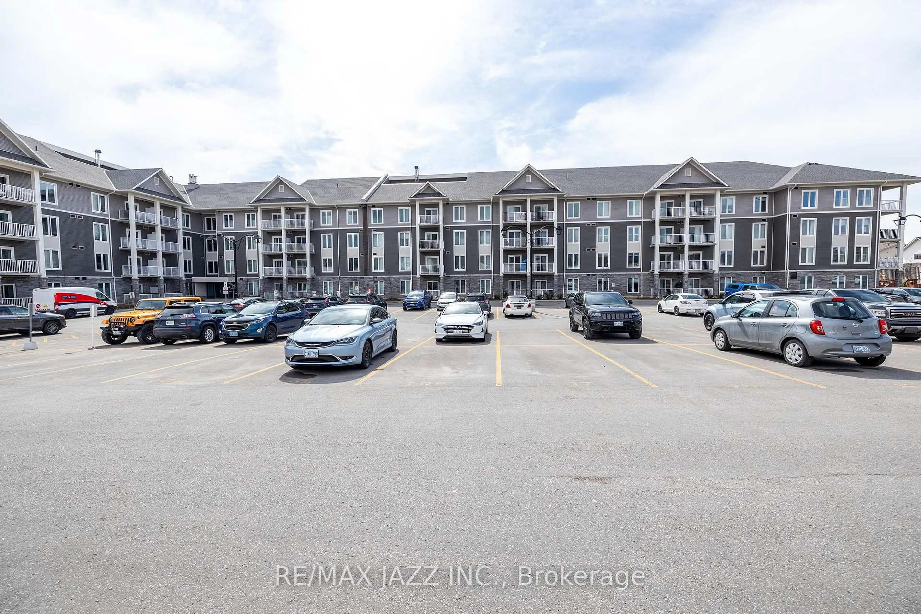 A pic from outside/outdoor area/front of a property/back of a property/a pic from drone, mountain view for 290 Liberty St #103, Clarington Ontario L1C 0H3