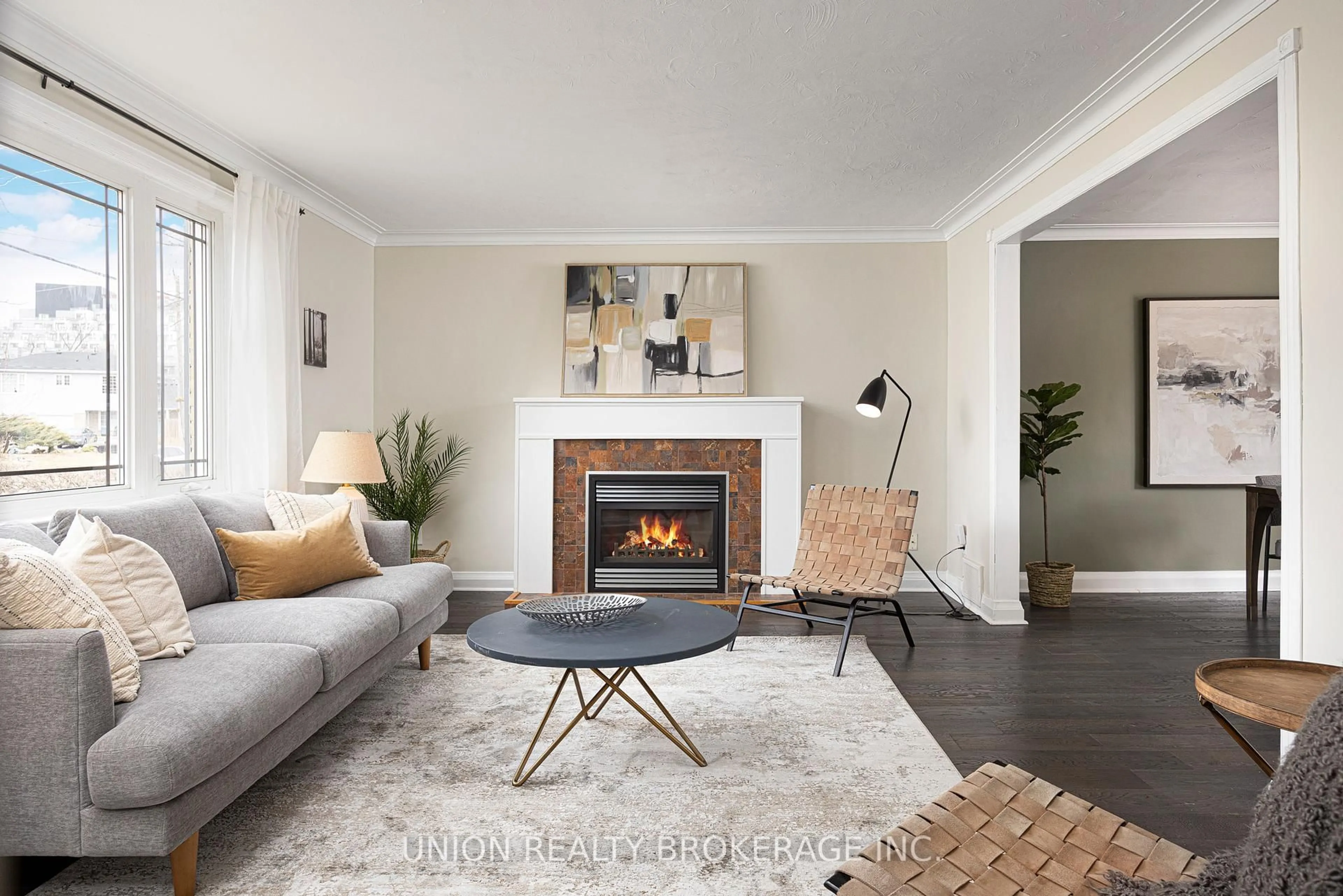 Living room with furniture, unknown for 41 Cliffside Dr, Toronto Ontario M1N 1K9