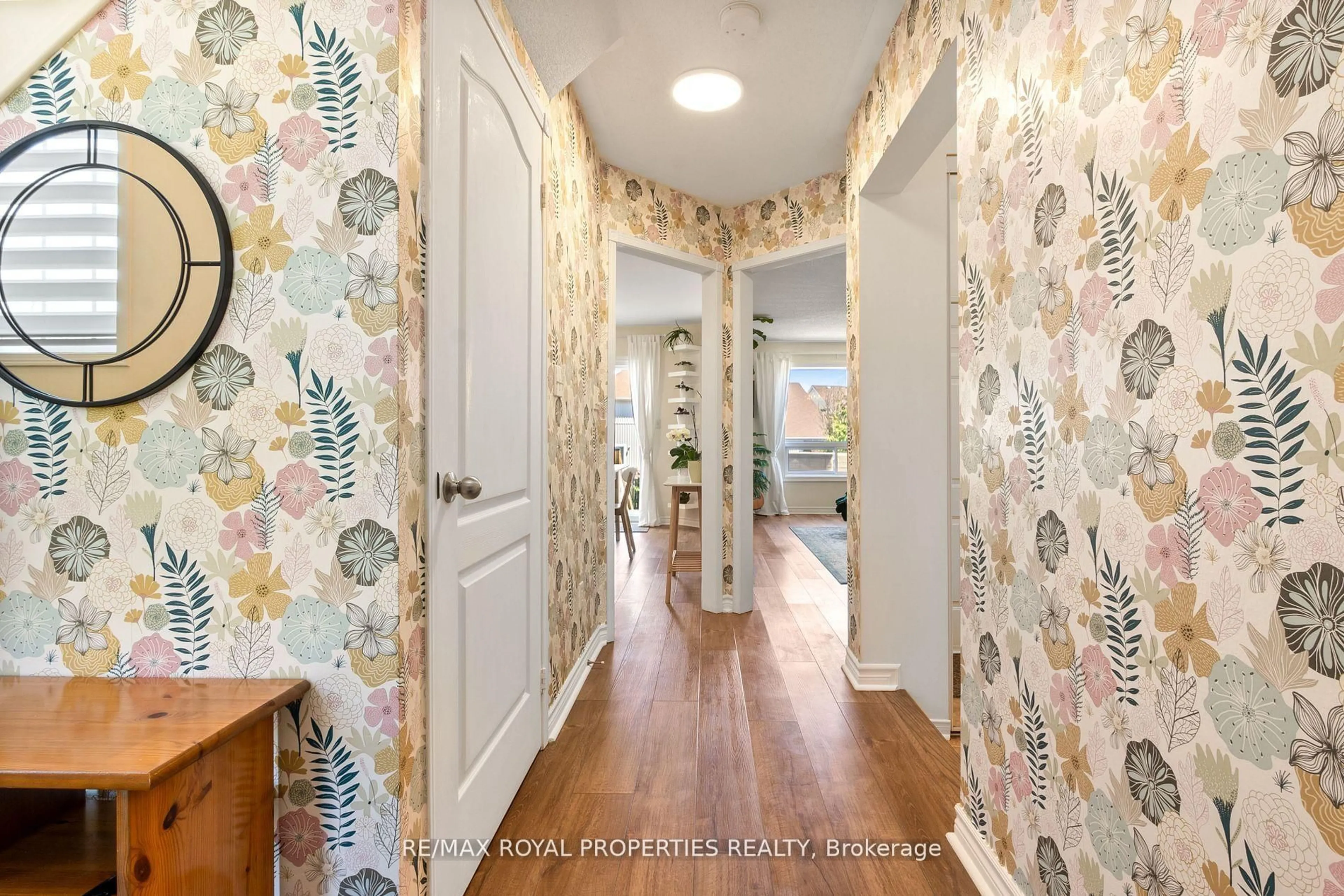 Indoor entryway for 1308 Ashgrove Cres, Oshawa Ontario L1K 3A6
