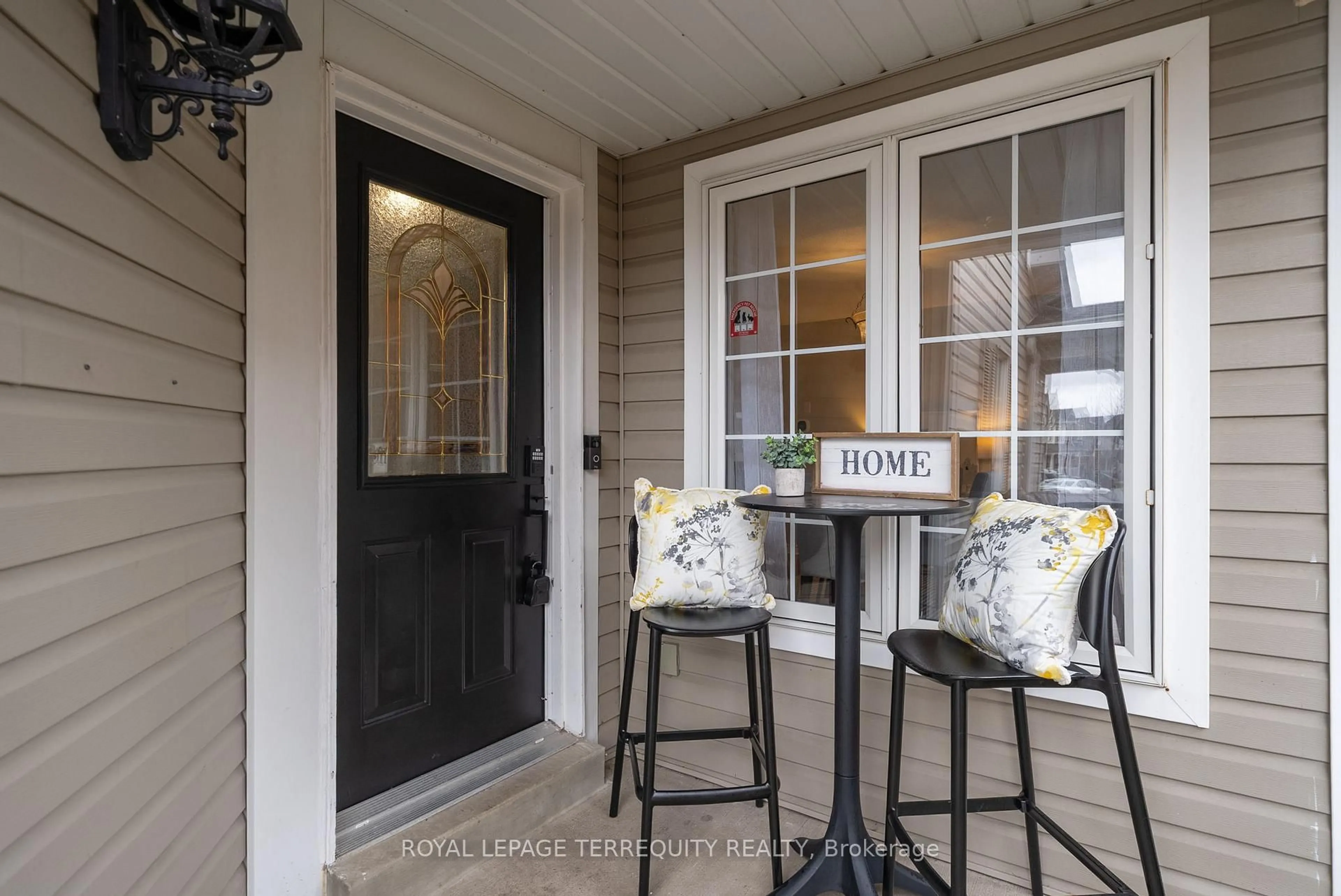 Patio, street for 45 Aster Cres, Whitby Ontario L1M 1J8