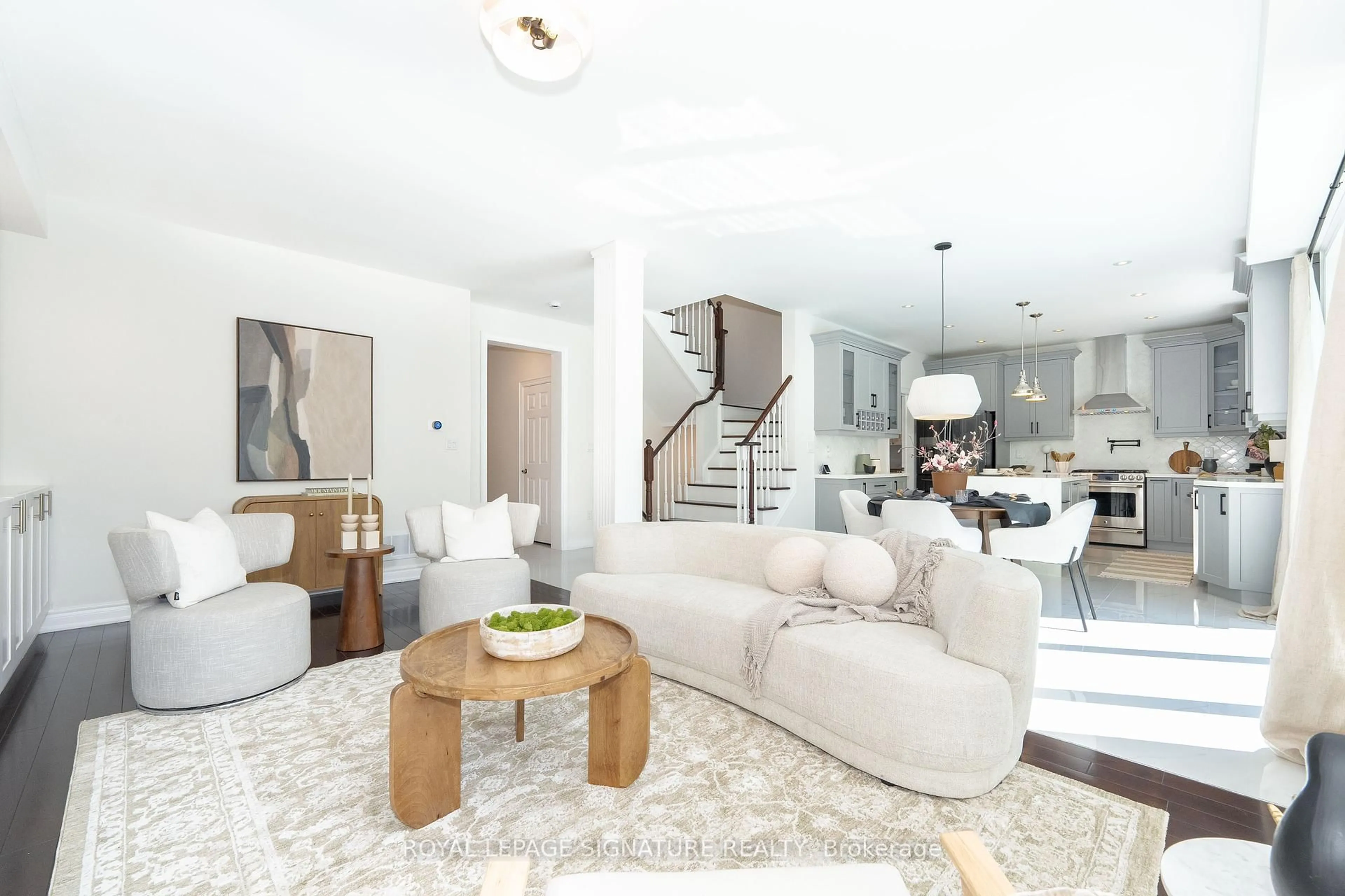 Living room with furniture, unknown for 2355 Pilgrim Sq, Oshawa Ontario L1L 0C2
