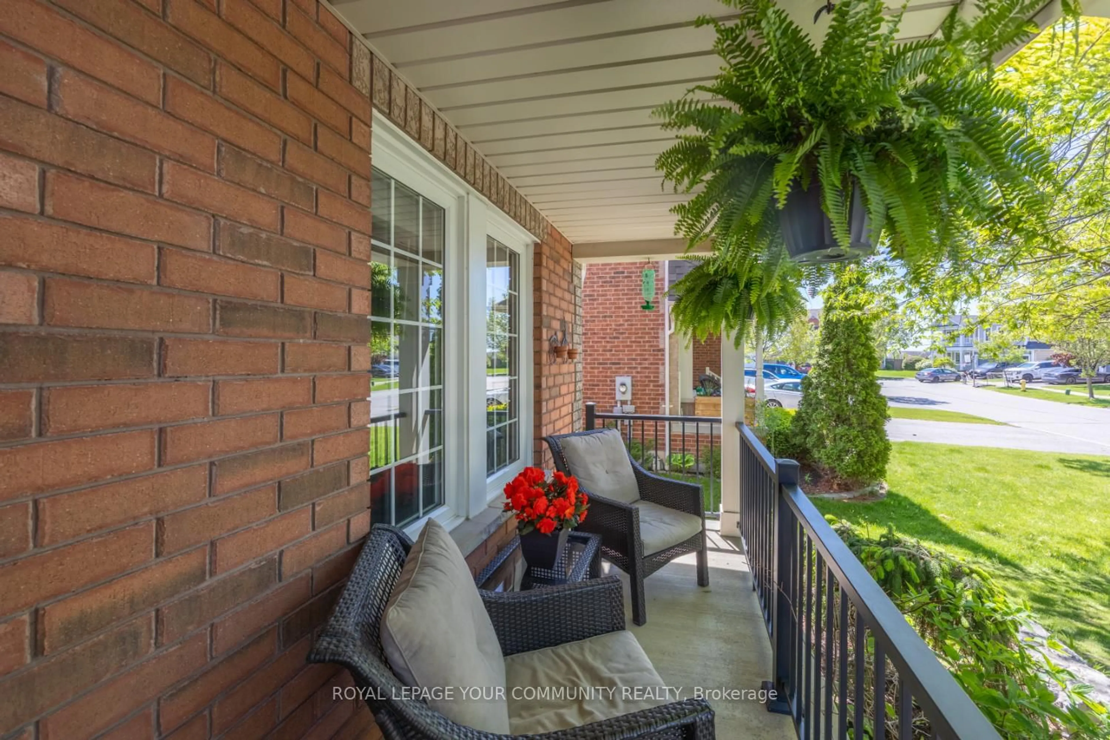 Patio, unknown for 3 Briggs Cres, Whitby Ontario L1M 2E8