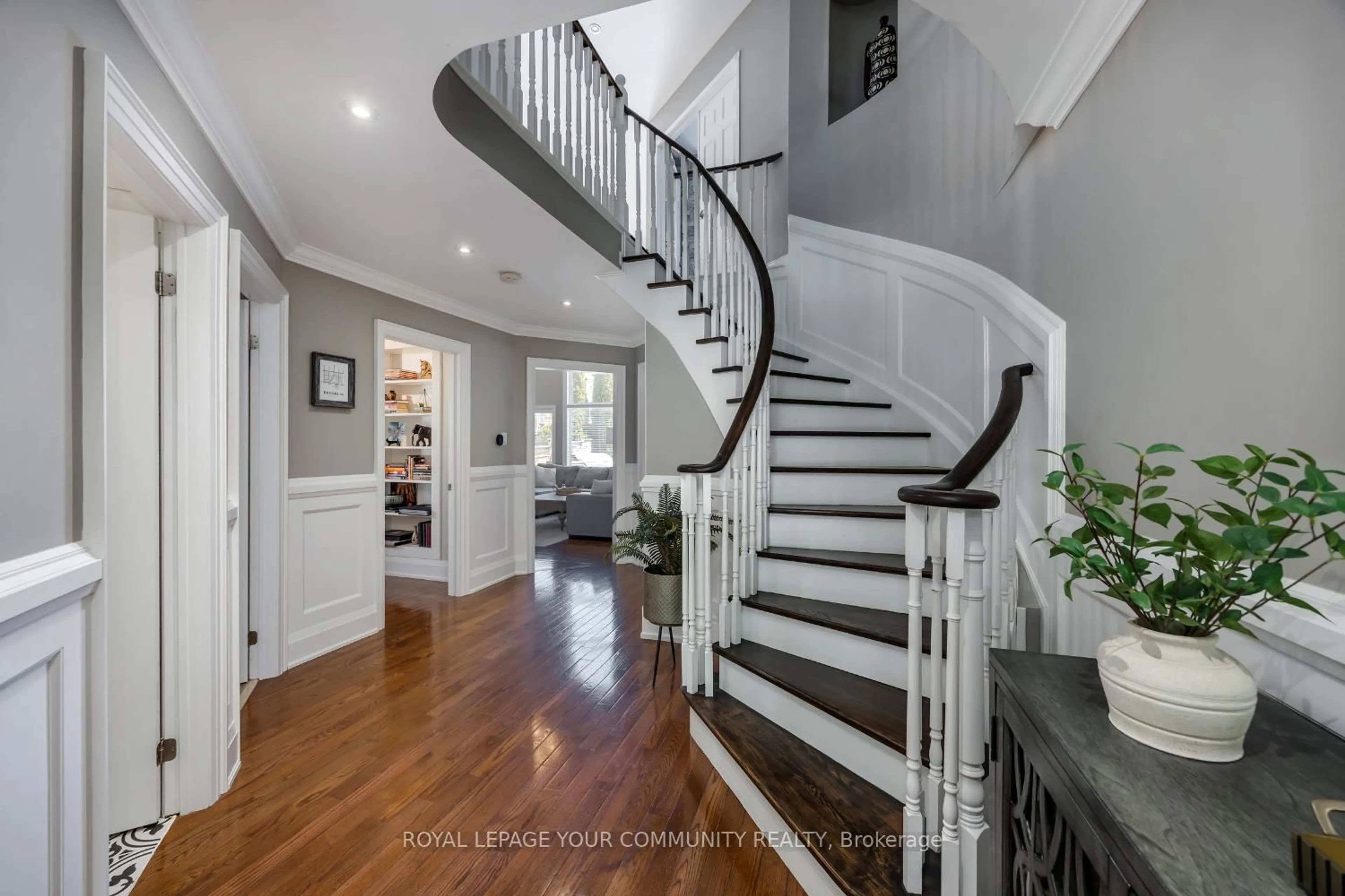 Unknown for 3 Briggs Cres, Whitby Ontario L1M 2E8