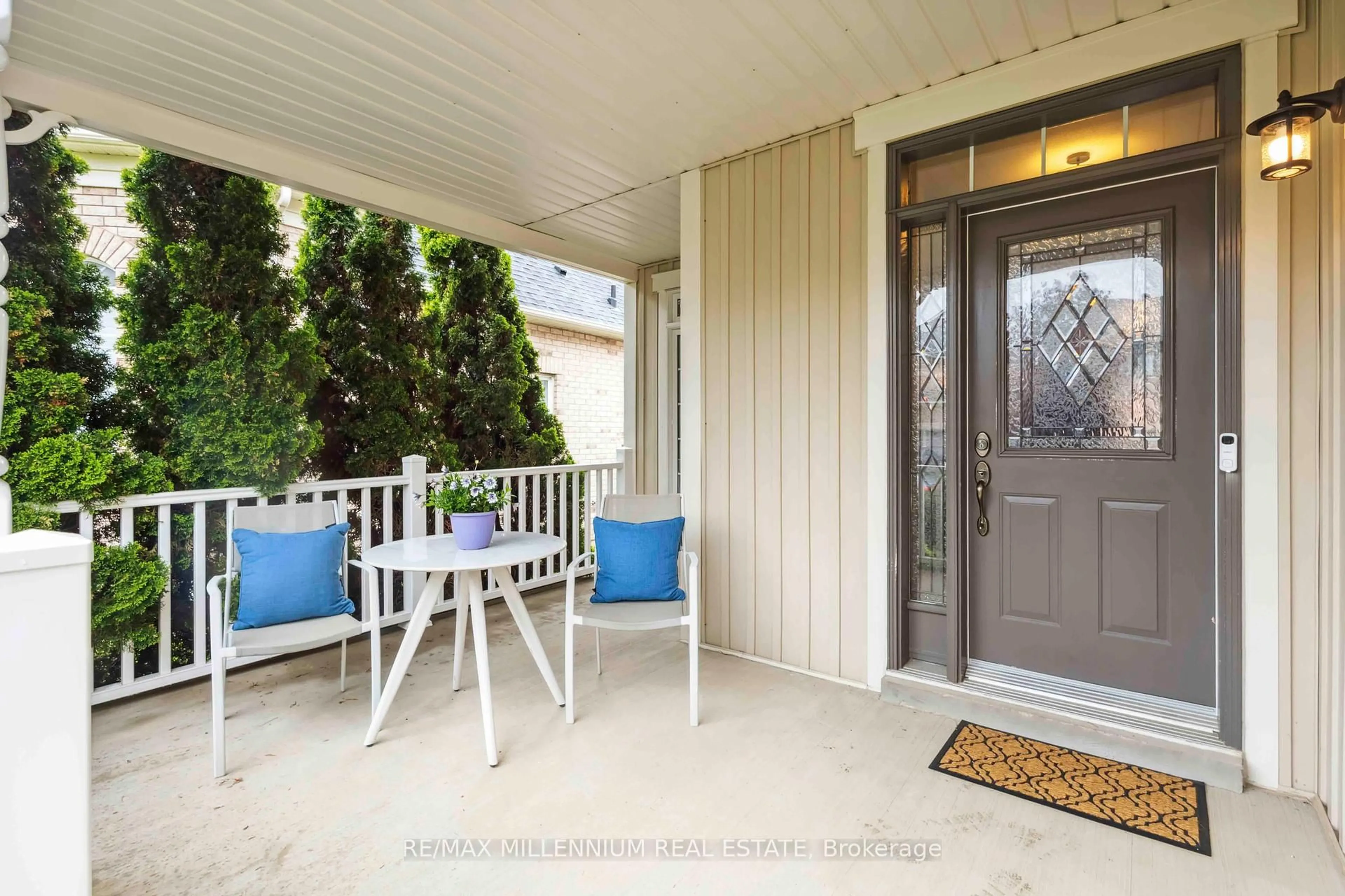 Patio, street for 27 Corsham Dr, Whitby Ontario L1M 2K5