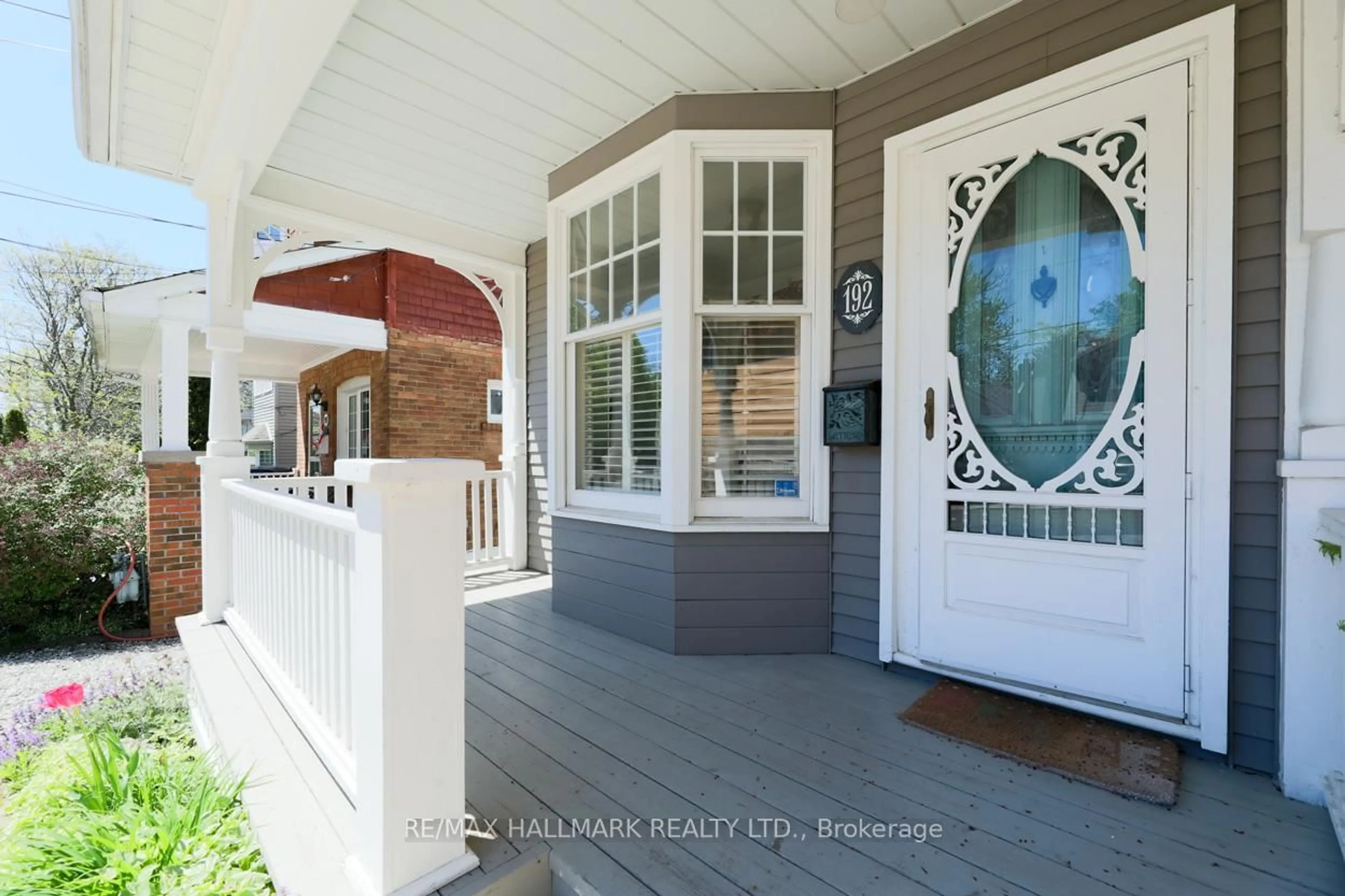Indoor entryway for 192 Courcelette Rd, Toronto Ontario M1N 2T2