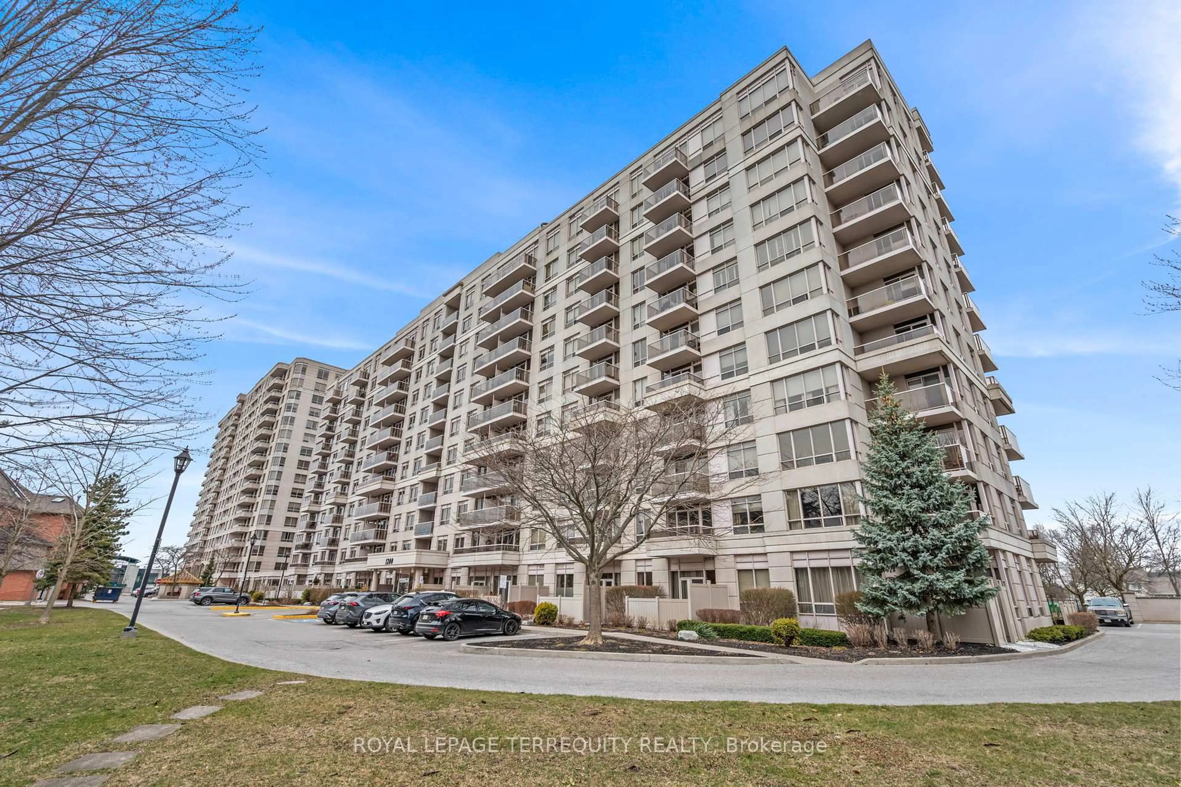 A pic from outside/outdoor area/front of a property/back of a property/a pic from drone, unknown for 1200 The Esplanade N N/A #514, Pickering Ontario L1V 6V3