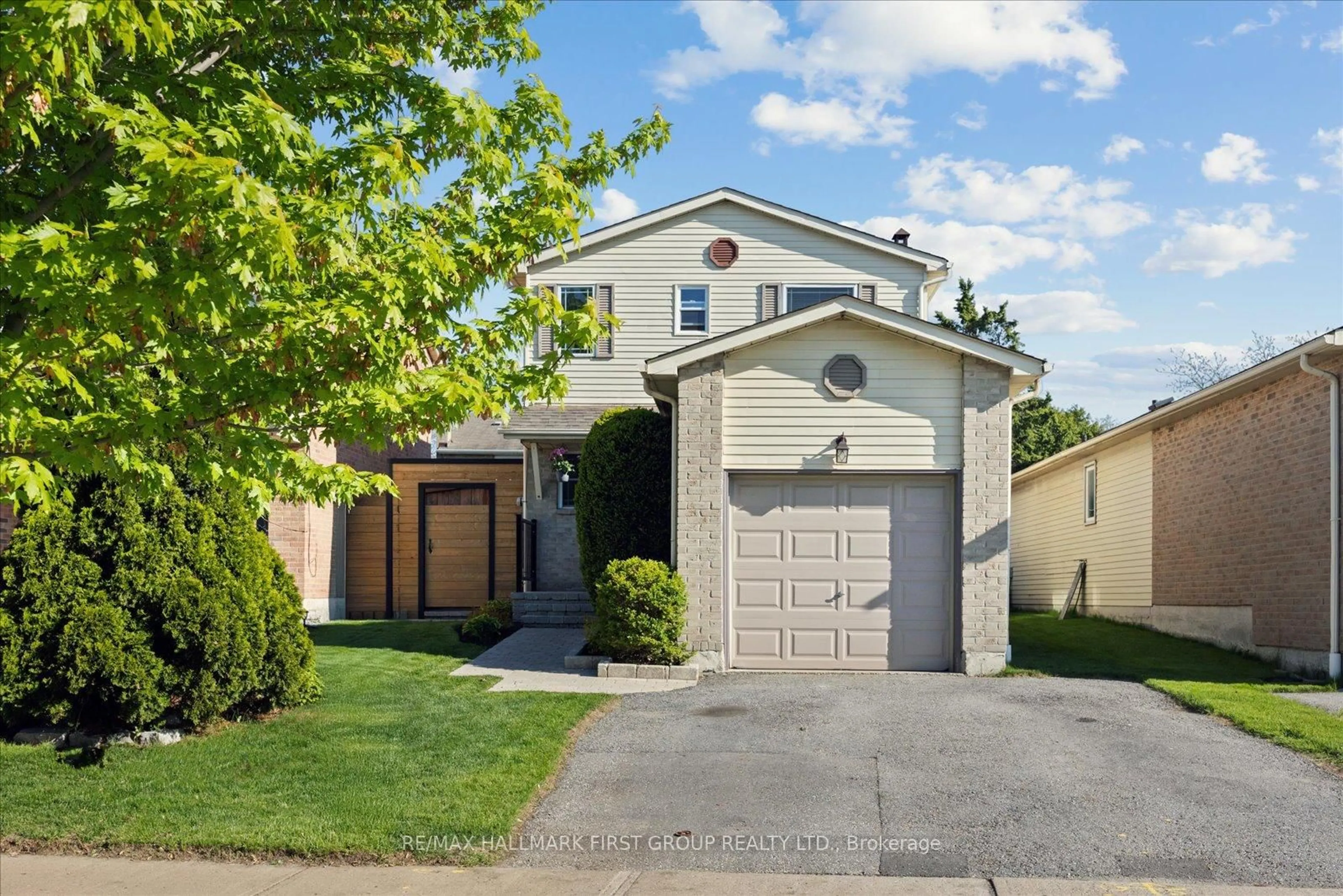 Home with vinyl exterior material, street for 67 Mandrake St, Ajax Ontario L1S 5H2