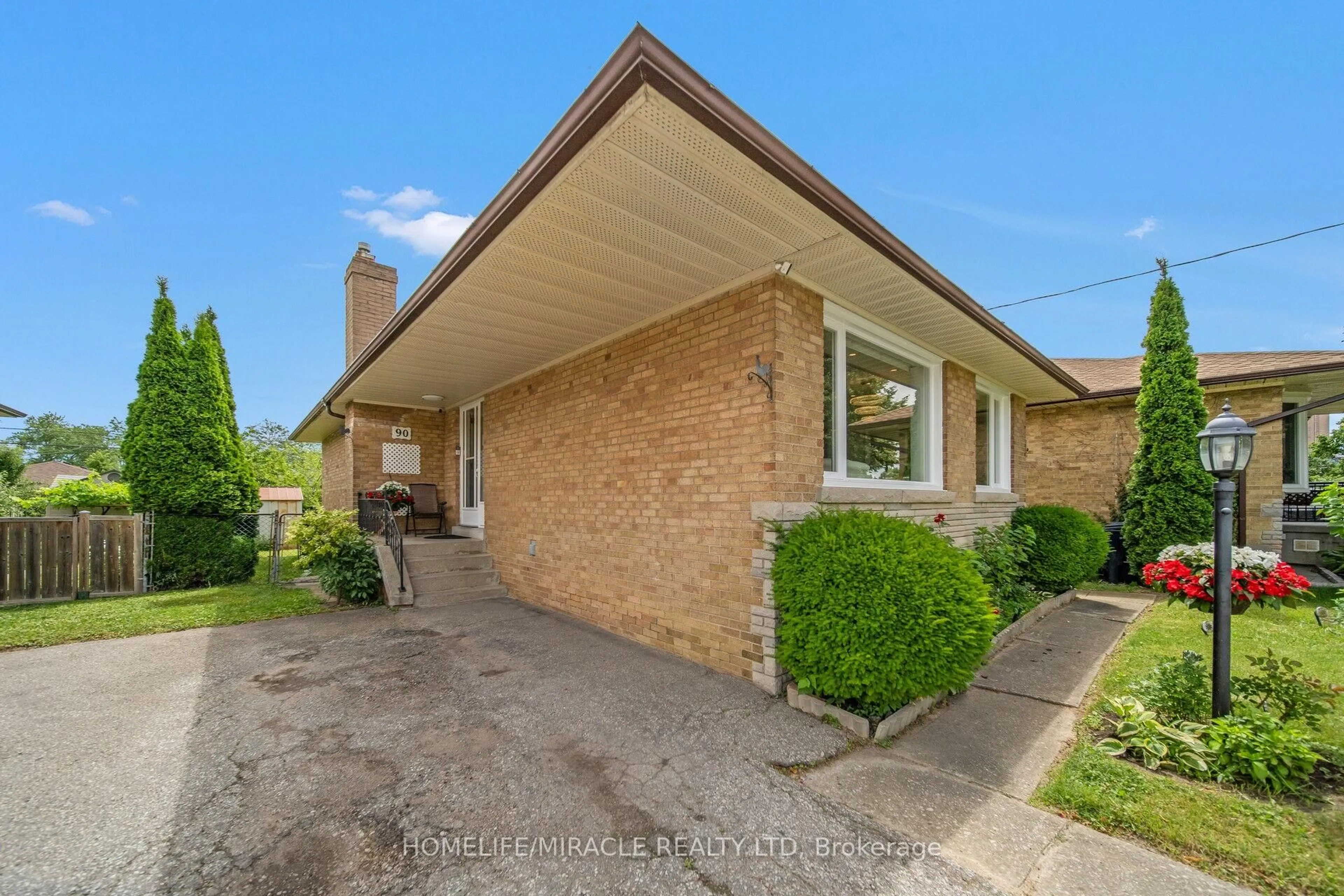 Unknown for 90 Deanvar Ave, Toronto Ontario M1R 2N3