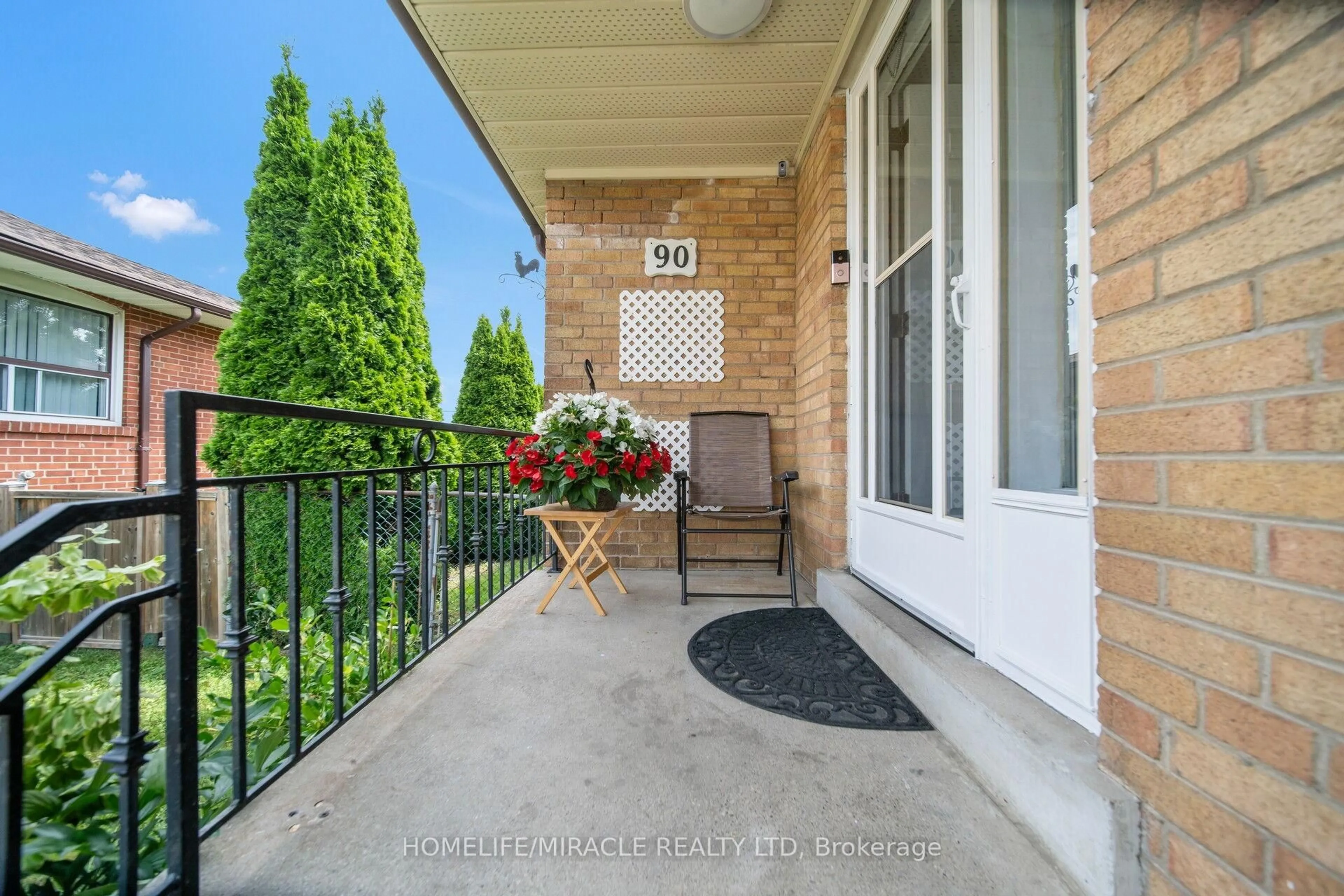 Patio, water/lake/river/ocean view for 90 Deanvar Ave, Toronto Ontario M1R 2N3