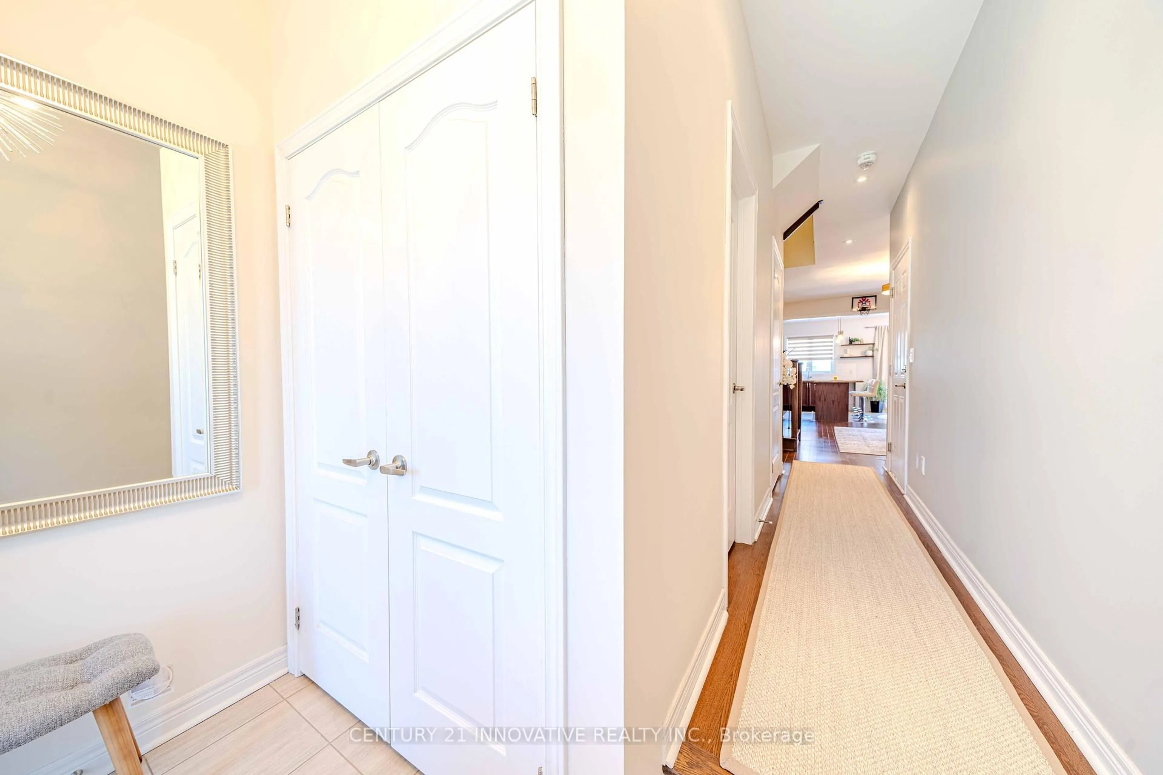 Indoor entryway for 89 Cathedral Dr, Whitby Ontario L1R 3L9