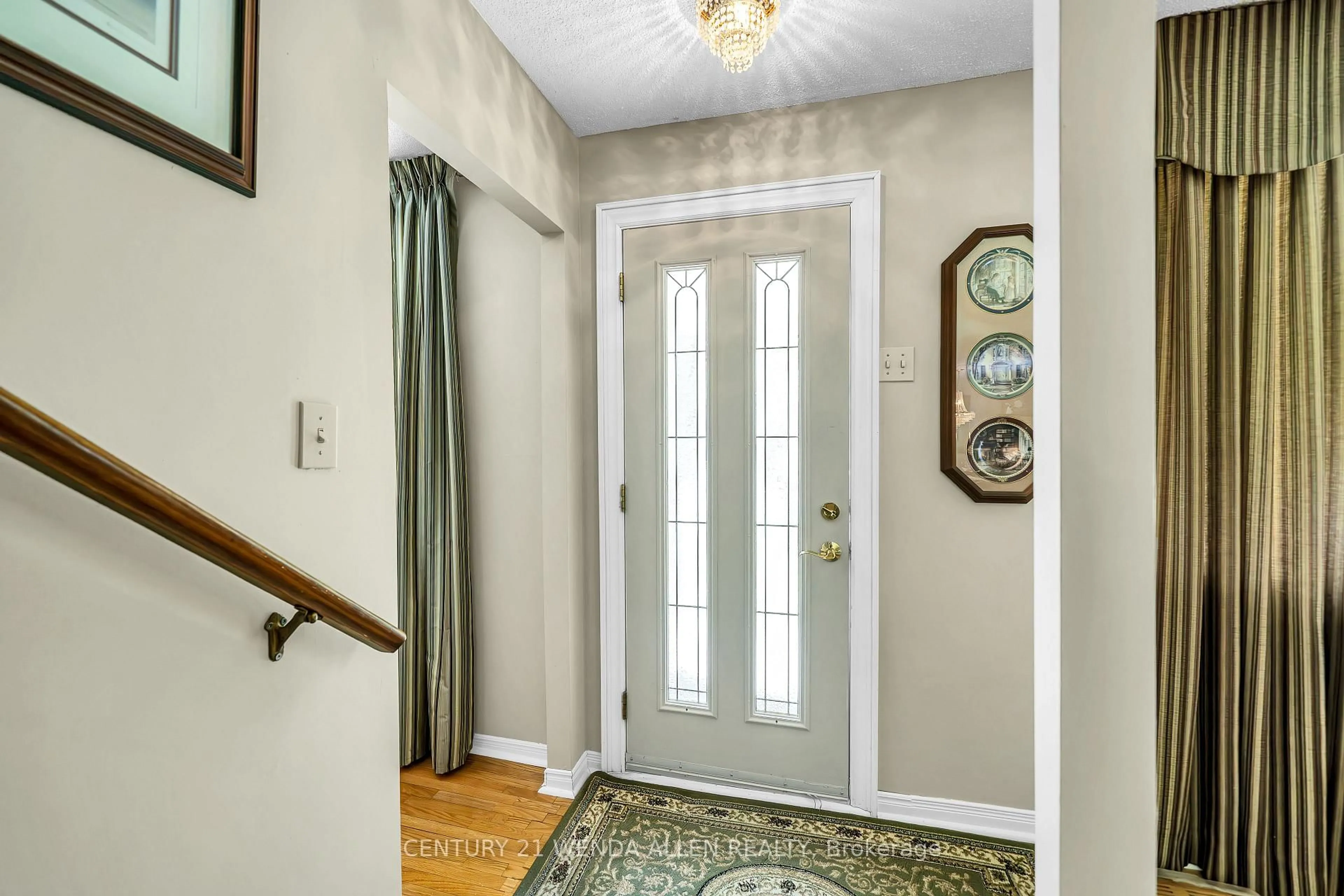 Indoor entryway for 18 George St, Ajax Ontario L1S 1S5