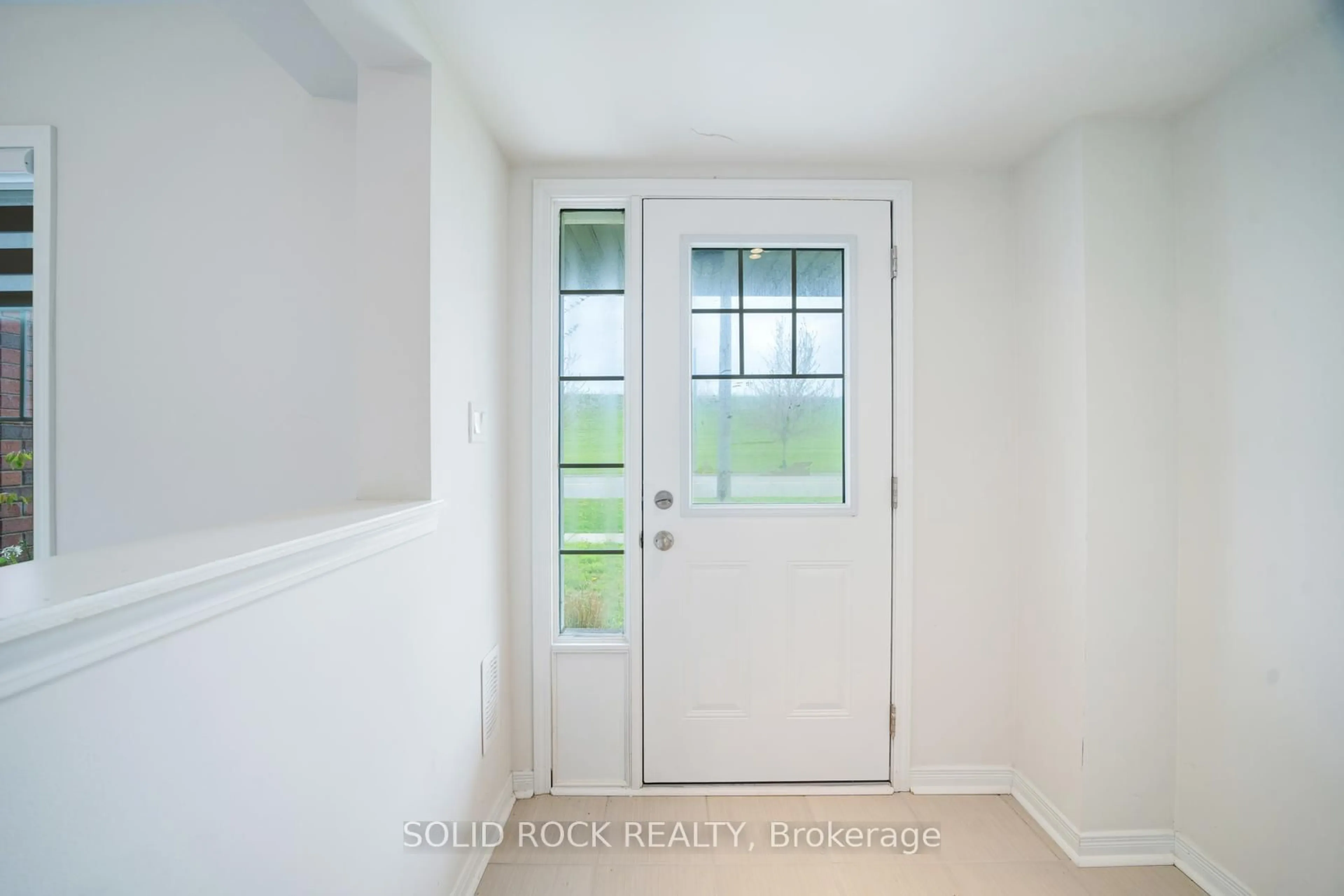 Indoor entryway for 840 Atwater Path, Oshawa Ontario L1J 0E8