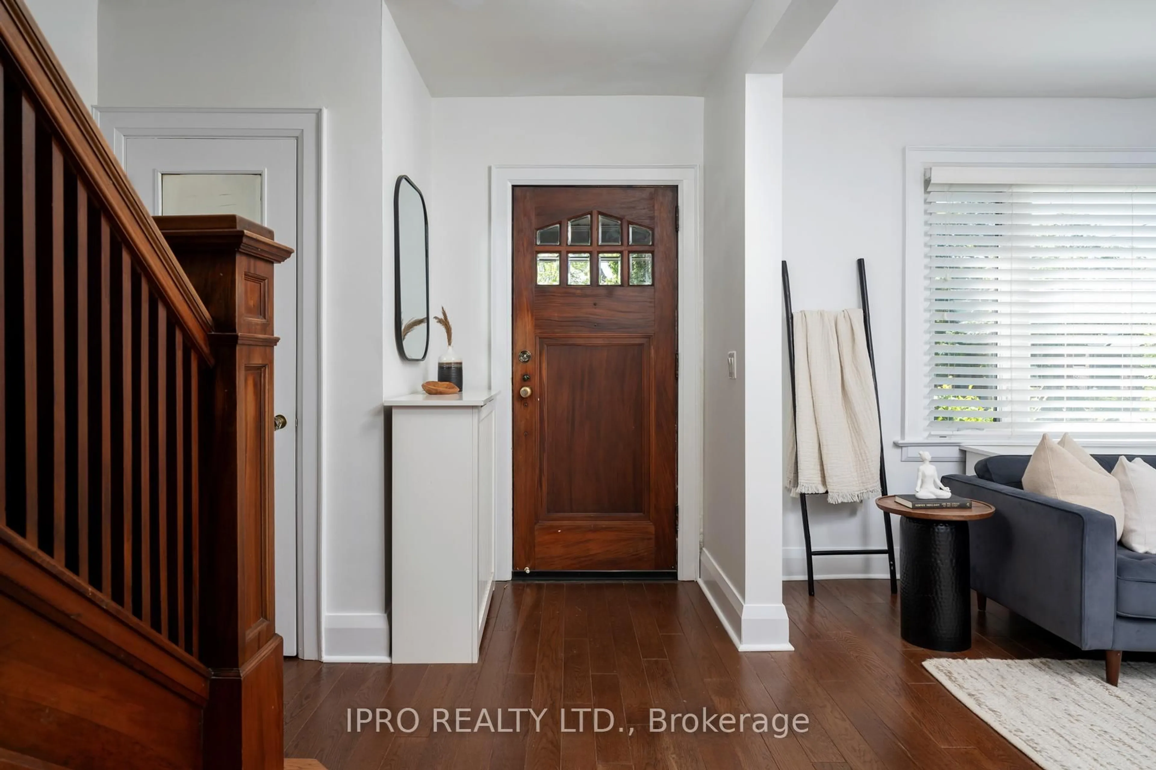 Indoor entryway for 12 Mortimer Ave, Toronto Ontario M4K 1Z8