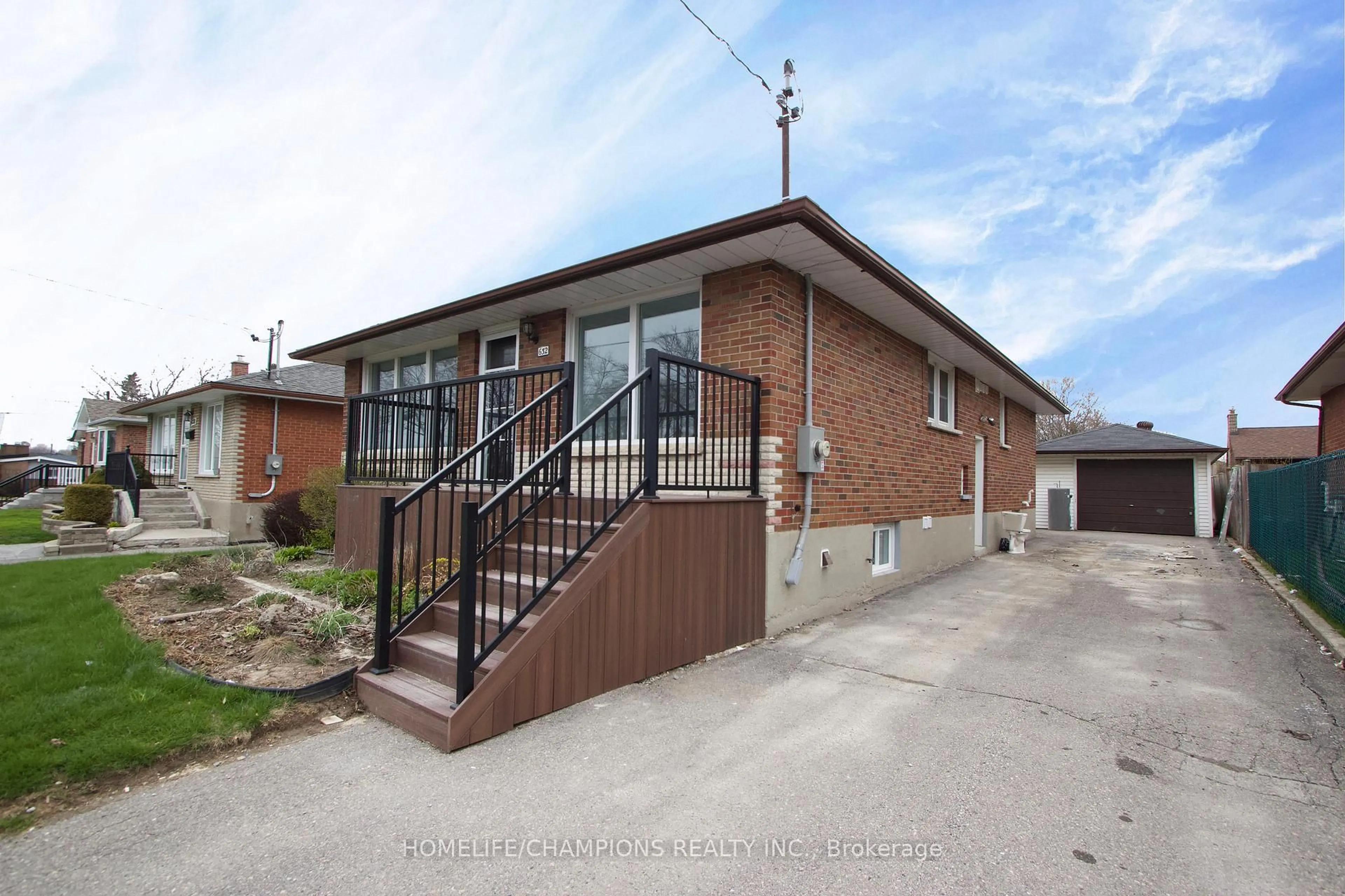 Home with brick exterior material, building for 632 Olive Ave, Oshawa Ontario L1H 2R7