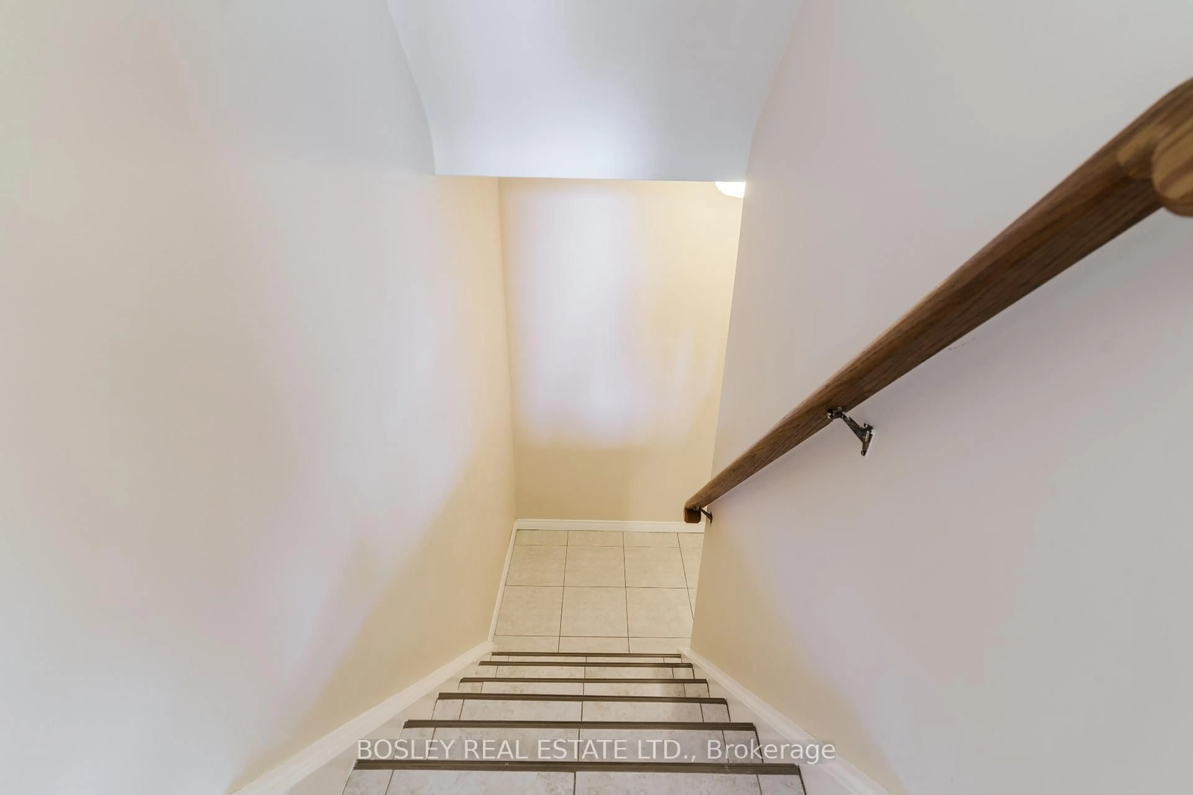 Stairs for 6 Kingsdown Dr, Toronto Ontario M1K 3B8