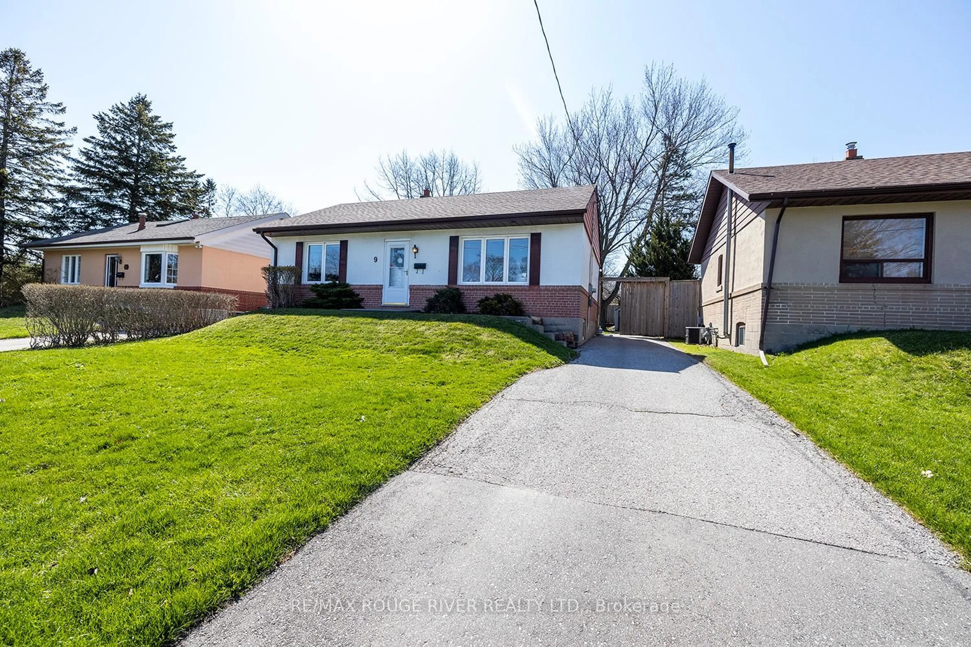 Unknown for 9 Granard Blvd, Toronto Ontario M1M 2C9