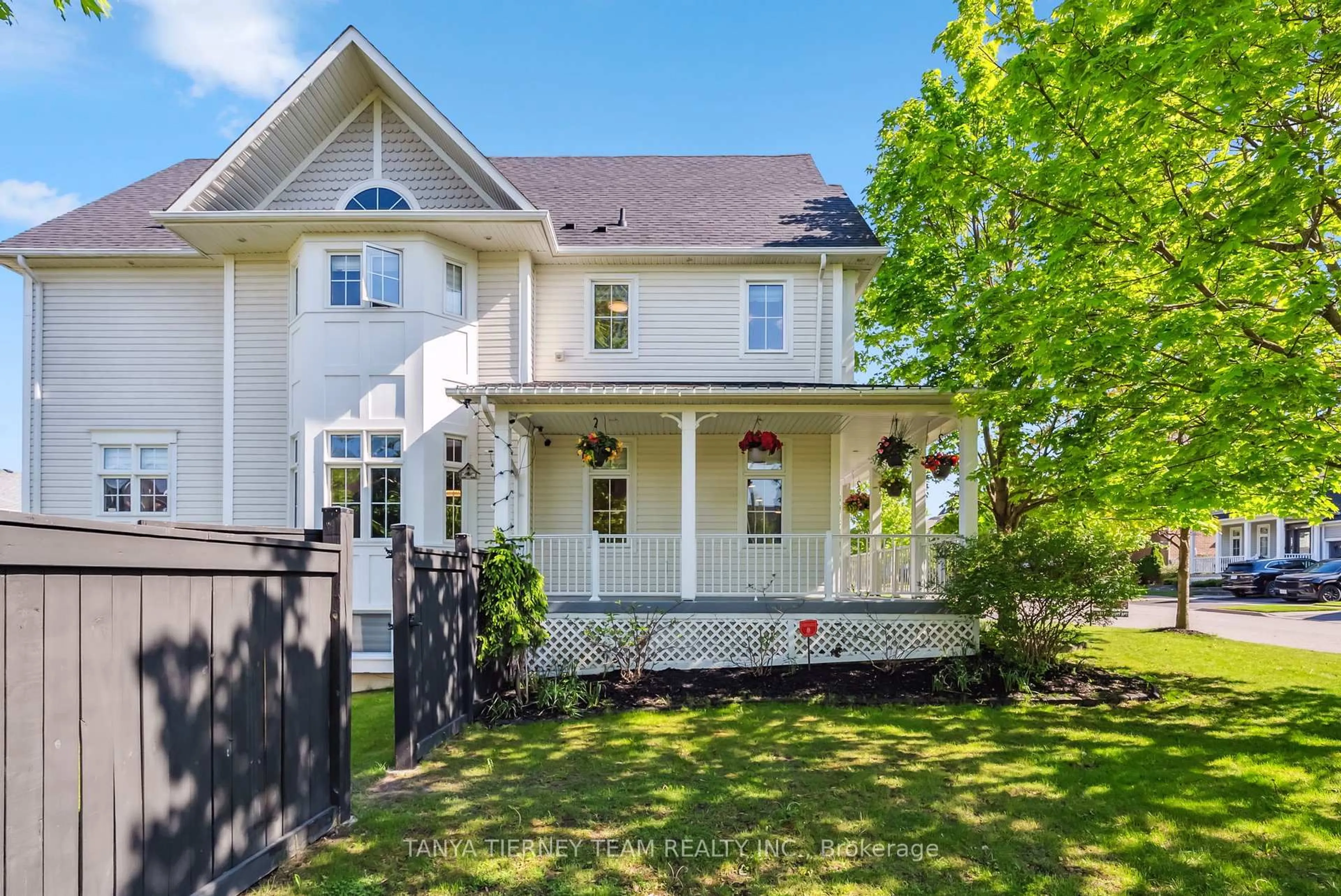 Home with vinyl exterior material, street for 21 Rainbow Cres, Whitby Ontario L1M 2N6