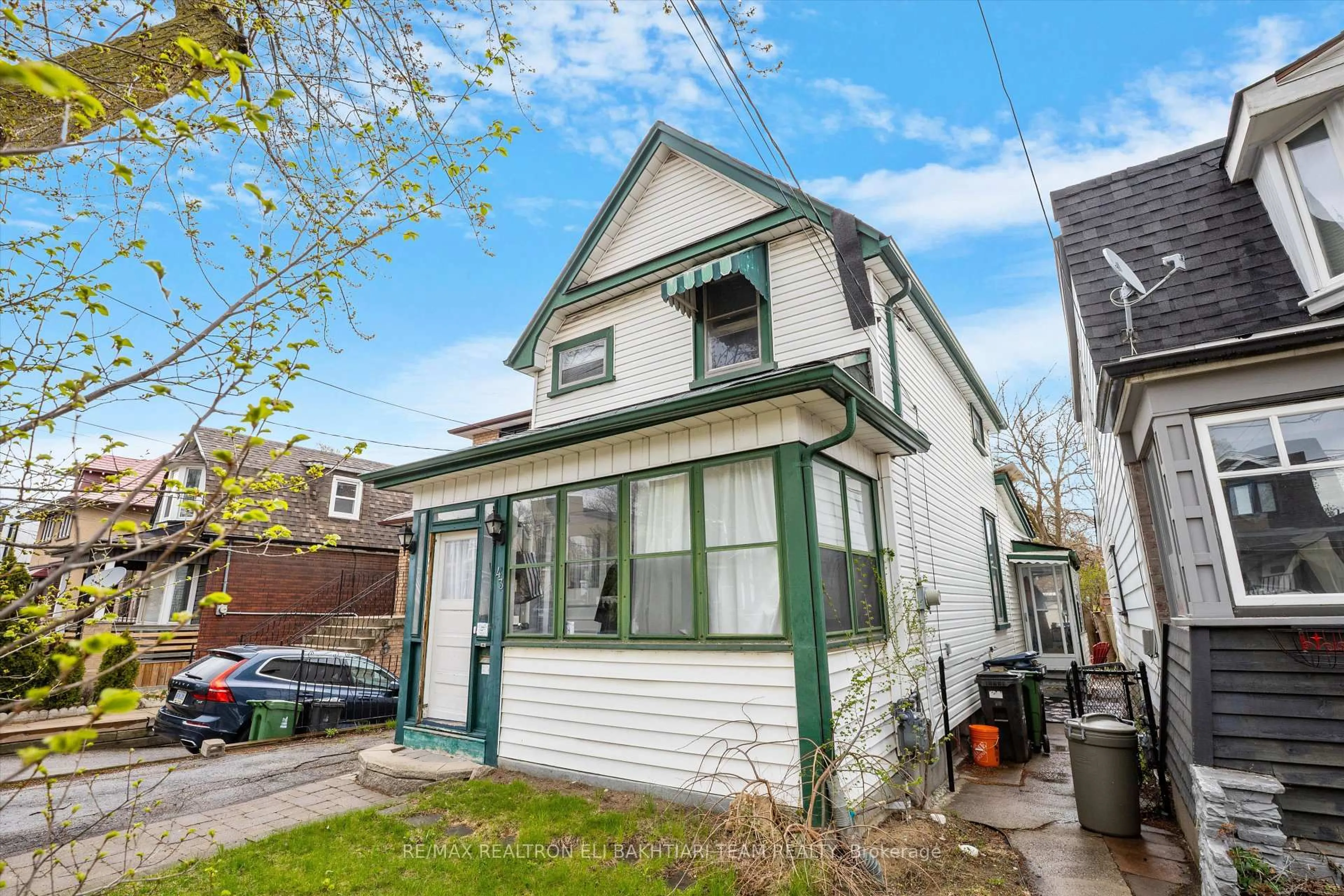 Unknown for 43 King Edward Ave, Toronto Ontario M4C 5J5