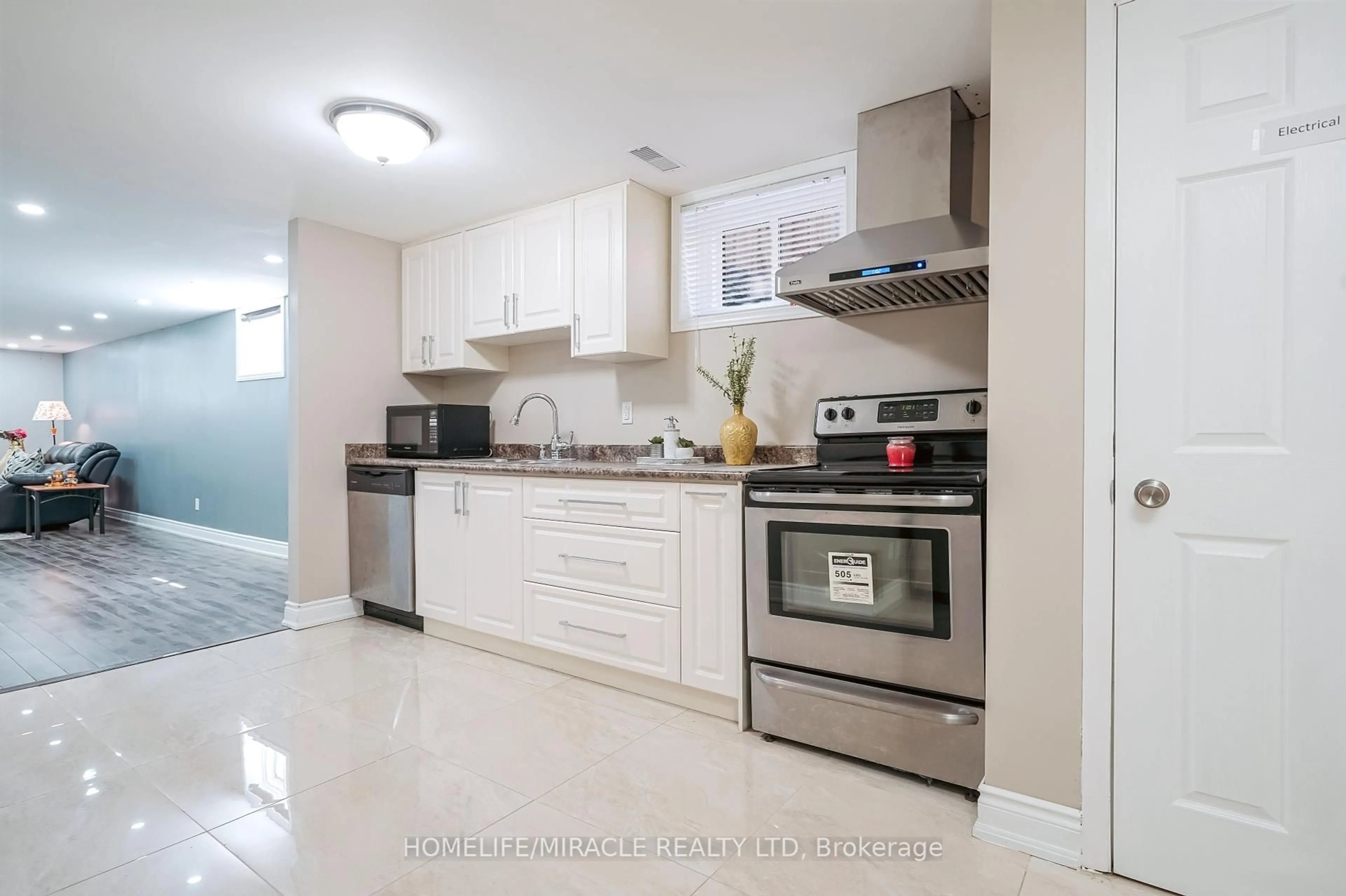 Standard kitchen, ceramic/tile floor for 93 Amberjack Blvd, Toronto Ontario M1H 2J6