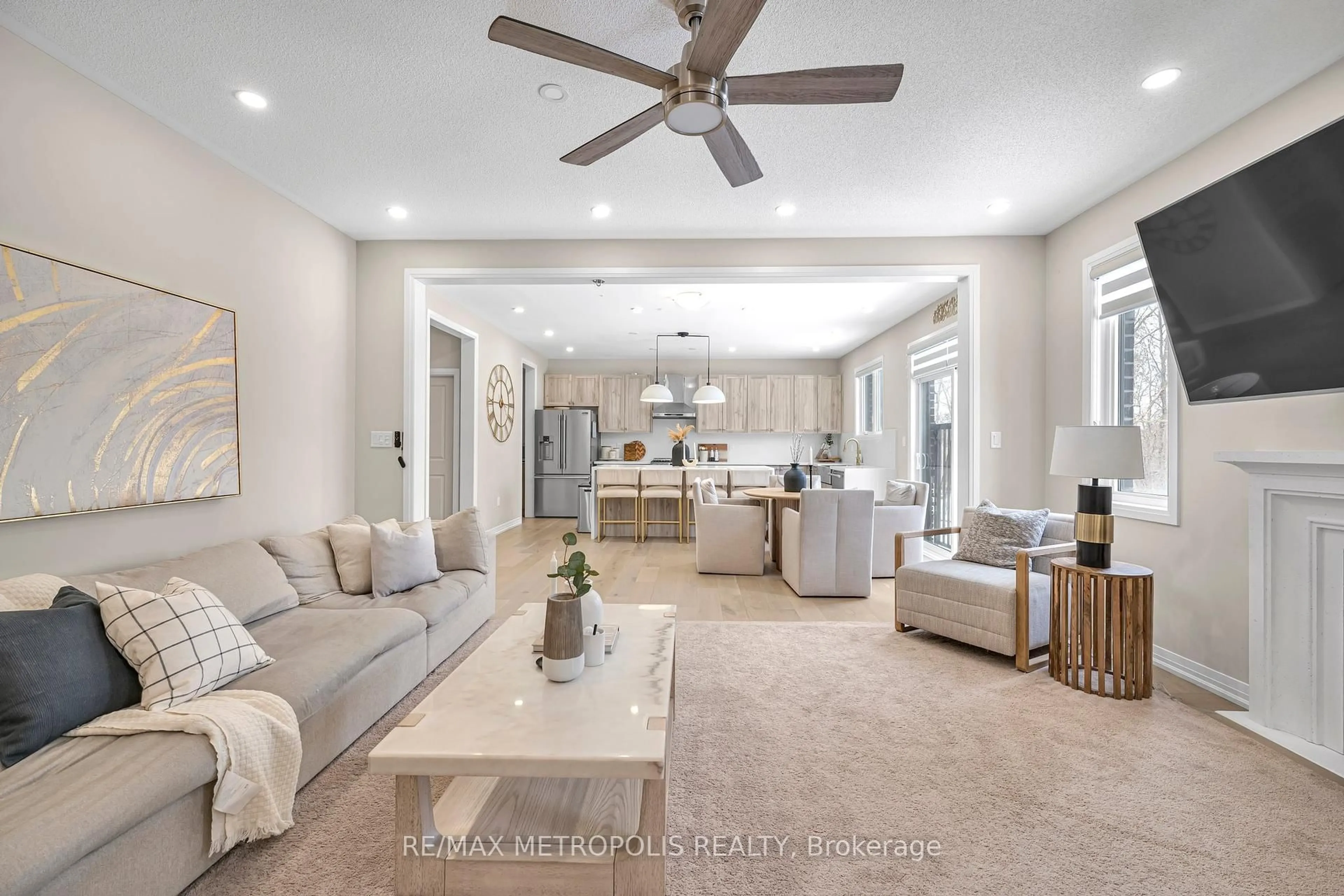 Open concept kitchen, unknown for 37 Fruitful Cres, Whitby Ontario L1P 0N3