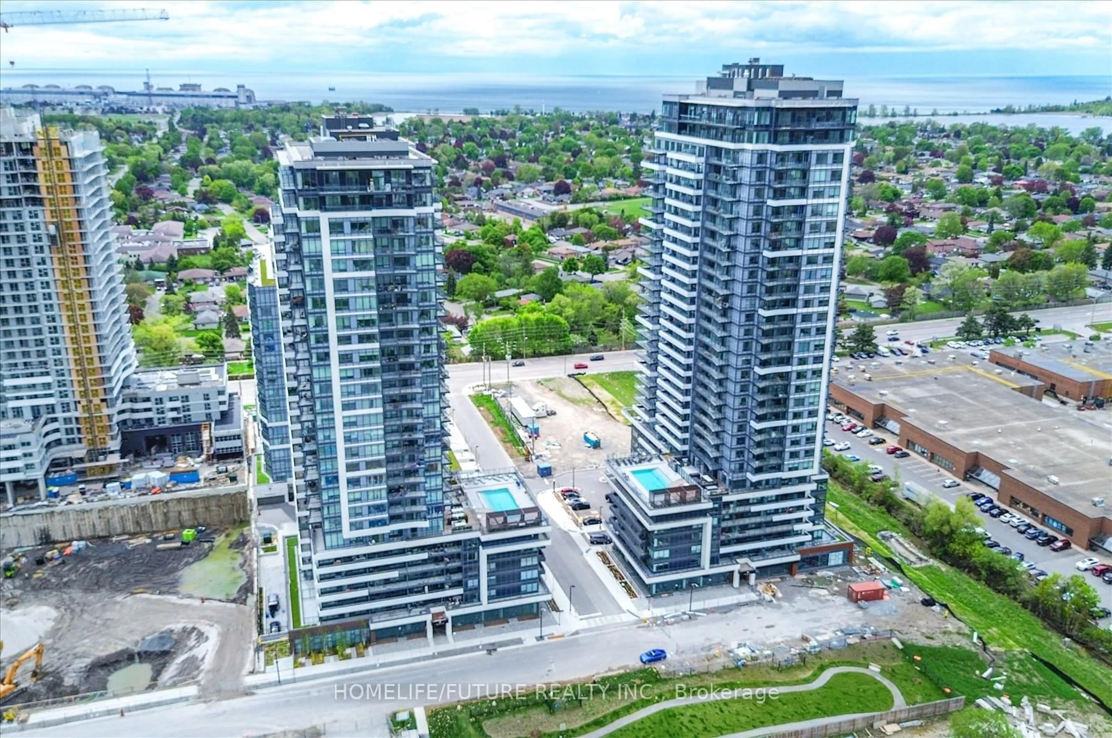 A pic from outside/outdoor area/front of a property/back of a property/a pic from drone, city buildings view from balcony for 1455 Celebration Dr #706, Pickering Ontario L1W 0C3