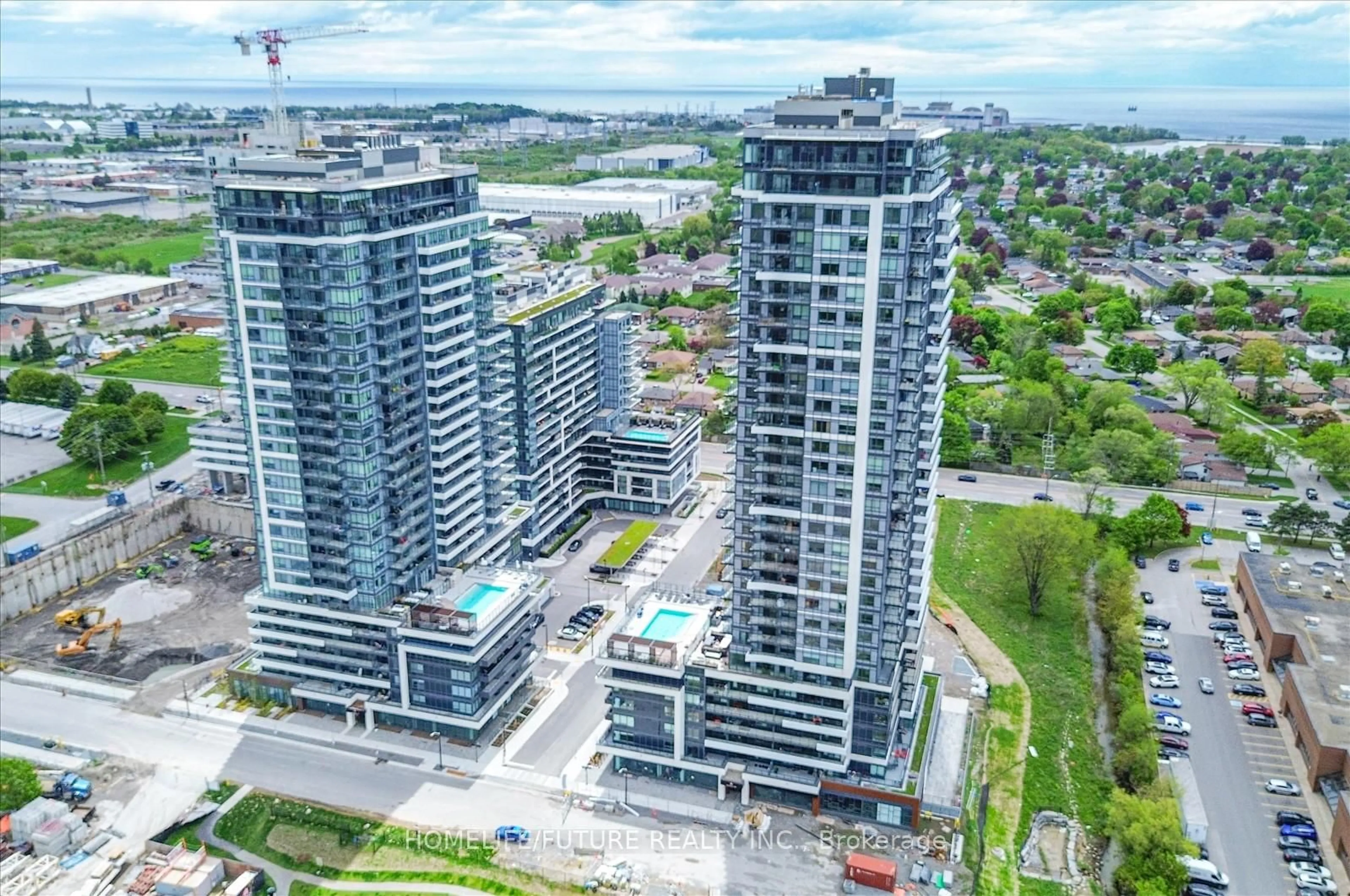 A pic from outside/outdoor area/front of a property/back of a property/a pic from drone, city buildings view from balcony for 1455 Celebration Dr #706, Pickering Ontario L1W 0C3