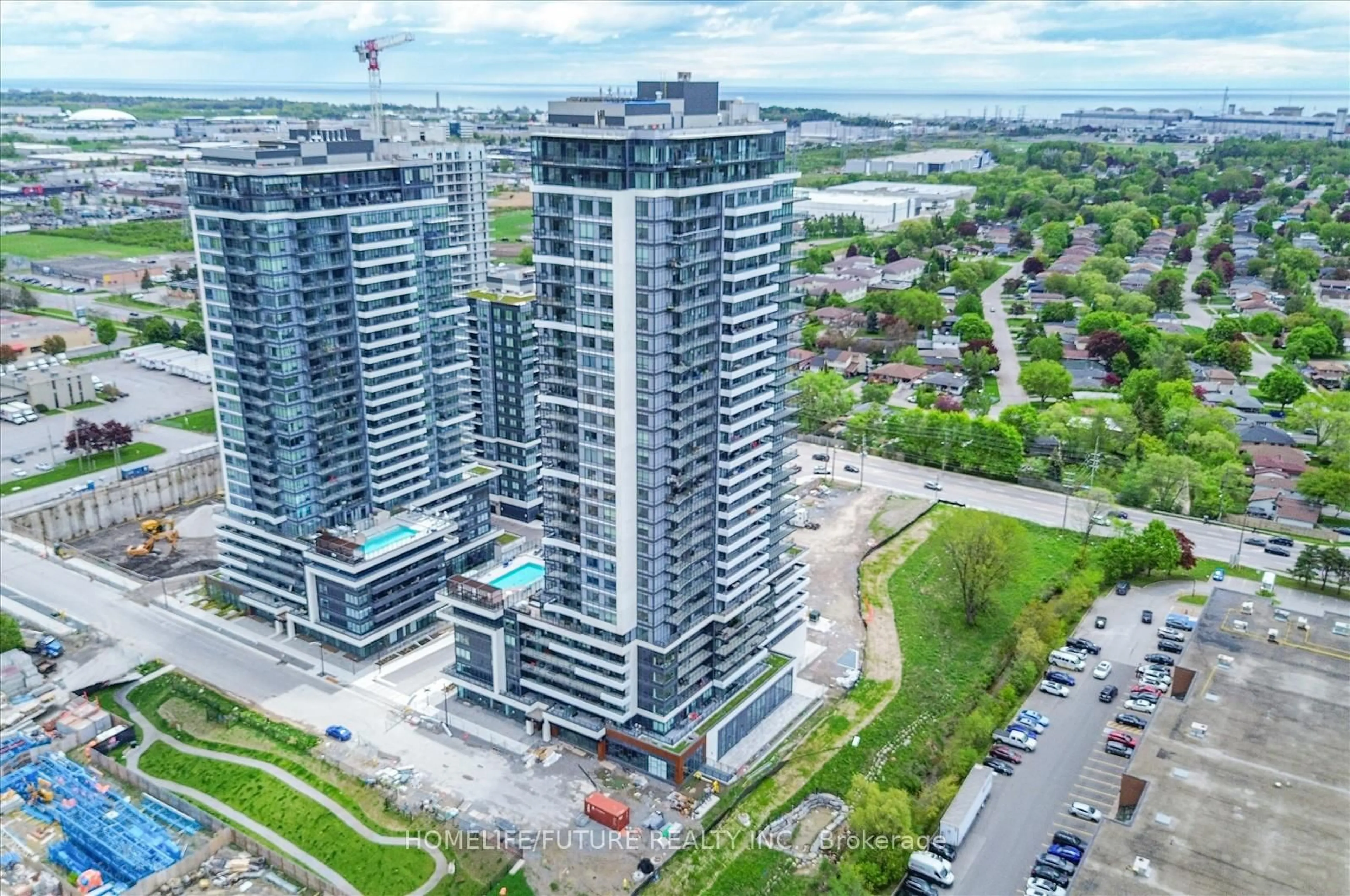 A pic from outside/outdoor area/front of a property/back of a property/a pic from drone, city buildings view from balcony for 1455 Celebration Dr #706, Pickering Ontario L1W 0C3