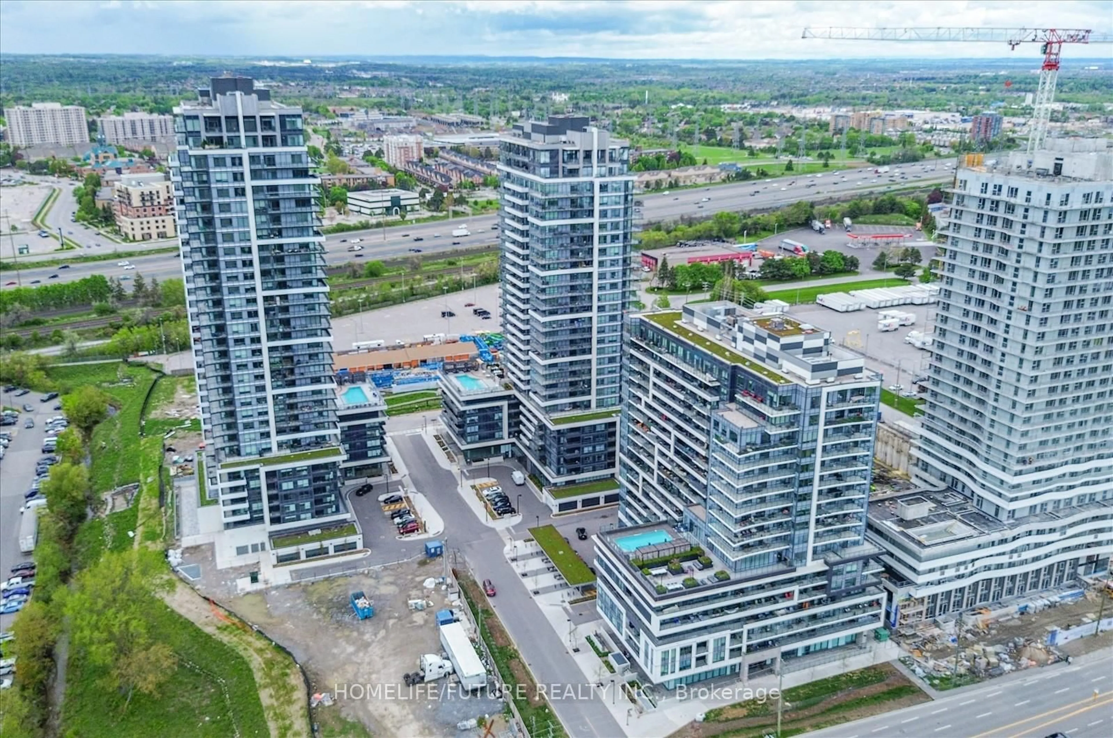 A pic from outside/outdoor area/front of a property/back of a property/a pic from drone, city buildings view from balcony for 1455 Celebration Dr #706, Pickering Ontario L1W 0C3