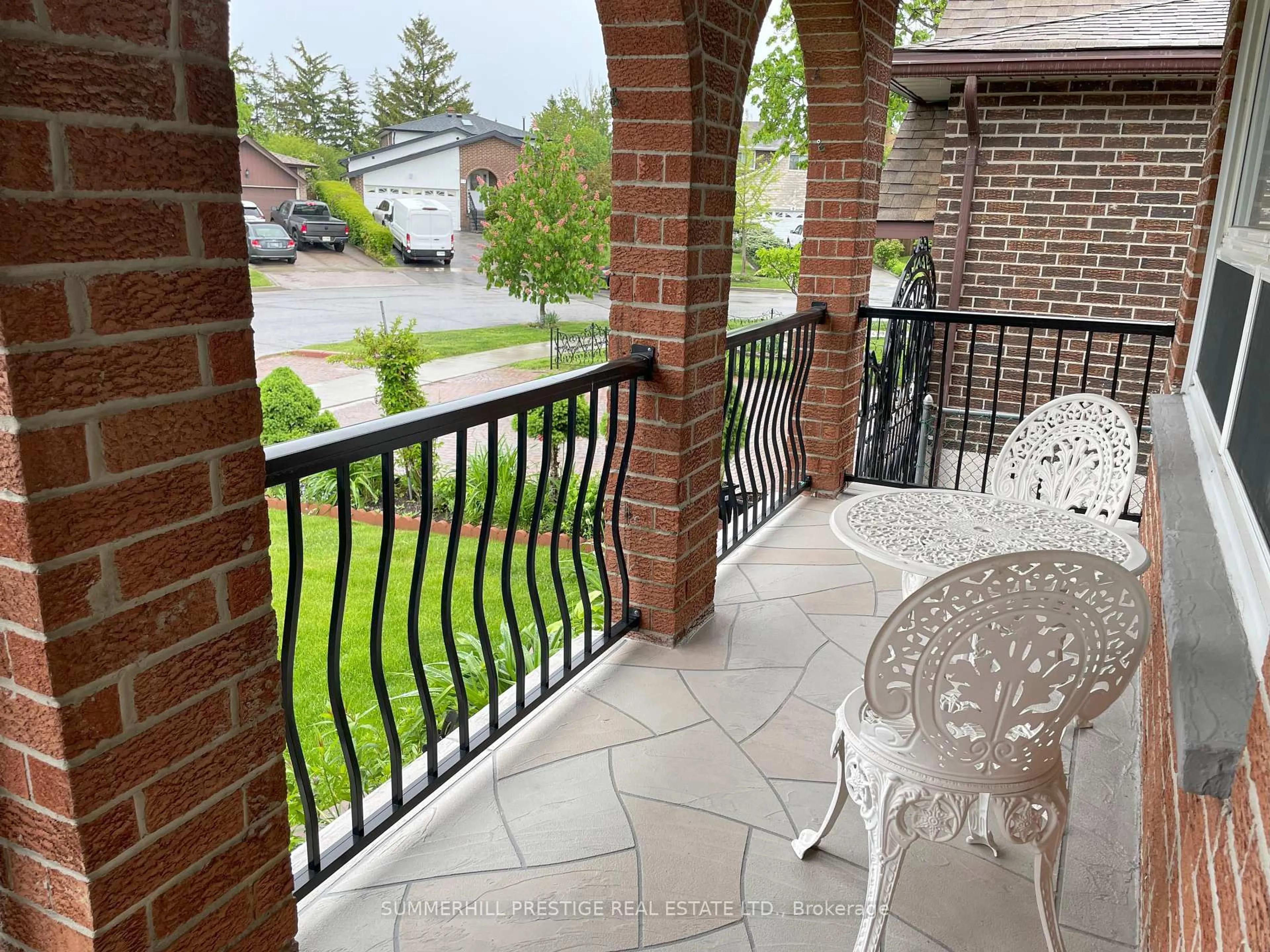 Patio, unknown for 20 Cleethorpes Blvd, Toronto Ontario M1S 3T3
