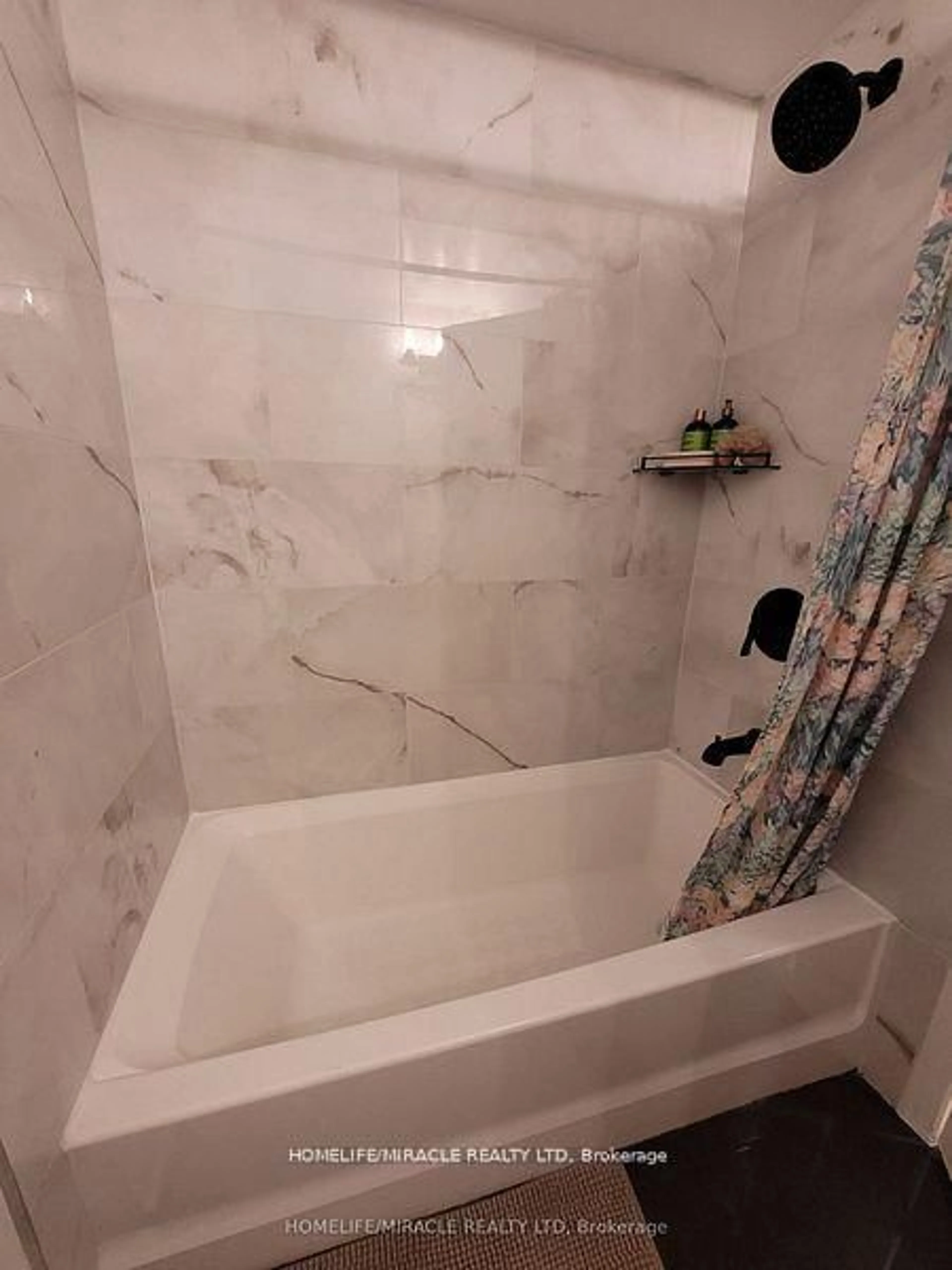 Contemporary bathroom, ceramic/tile floor for 22 Exchequer Pl, Toronto Ontario M1S 5R9