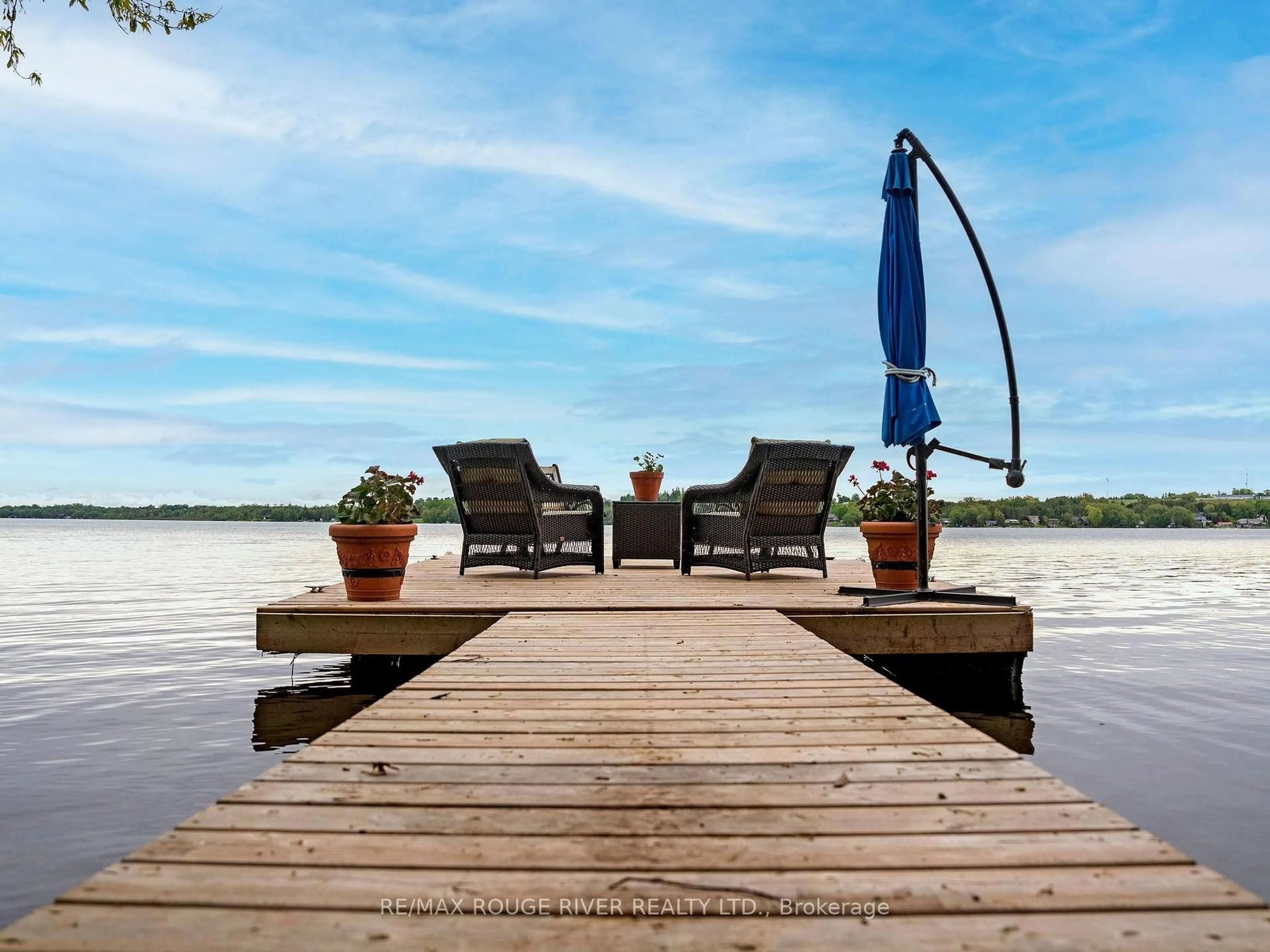 Patio, water/lake/river/ocean view for 39 Coulcliff Blvd, Scugog Ontario L9L 1P8