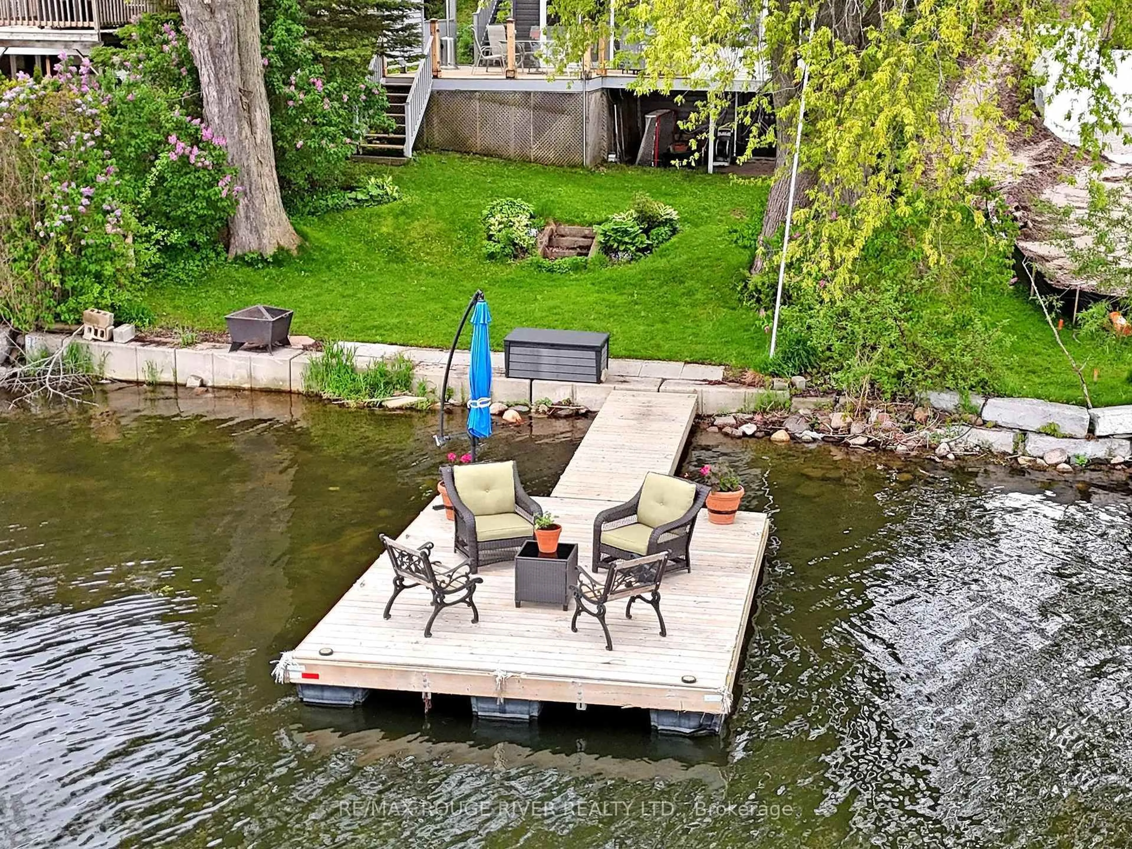Patio, water/lake/river/ocean view for 39 Coulcliff Blvd, Scugog Ontario L9L 1P8