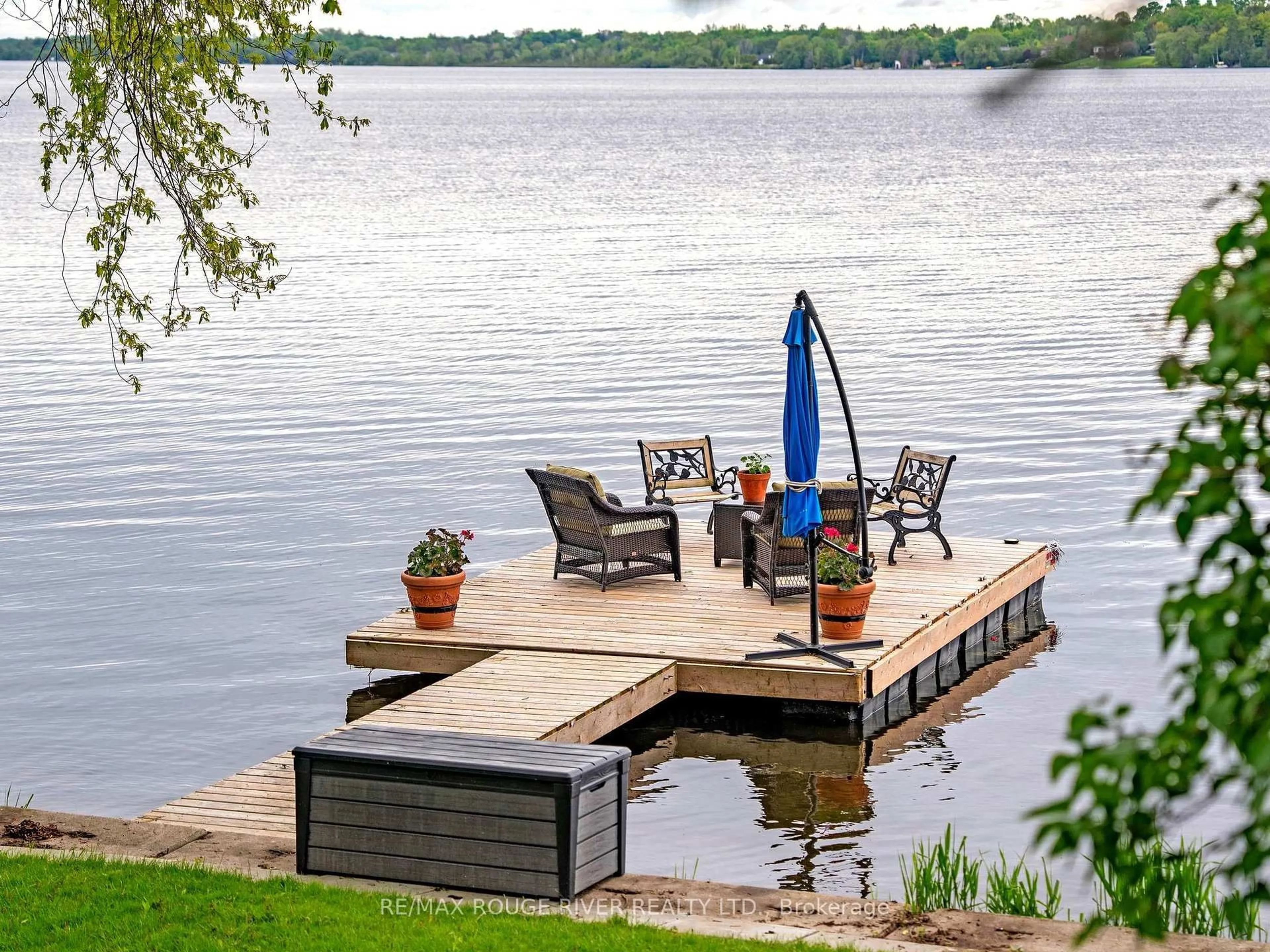 Patio, water/lake/river/ocean view for 39 Coulcliff Blvd, Scugog Ontario L9L 1P8