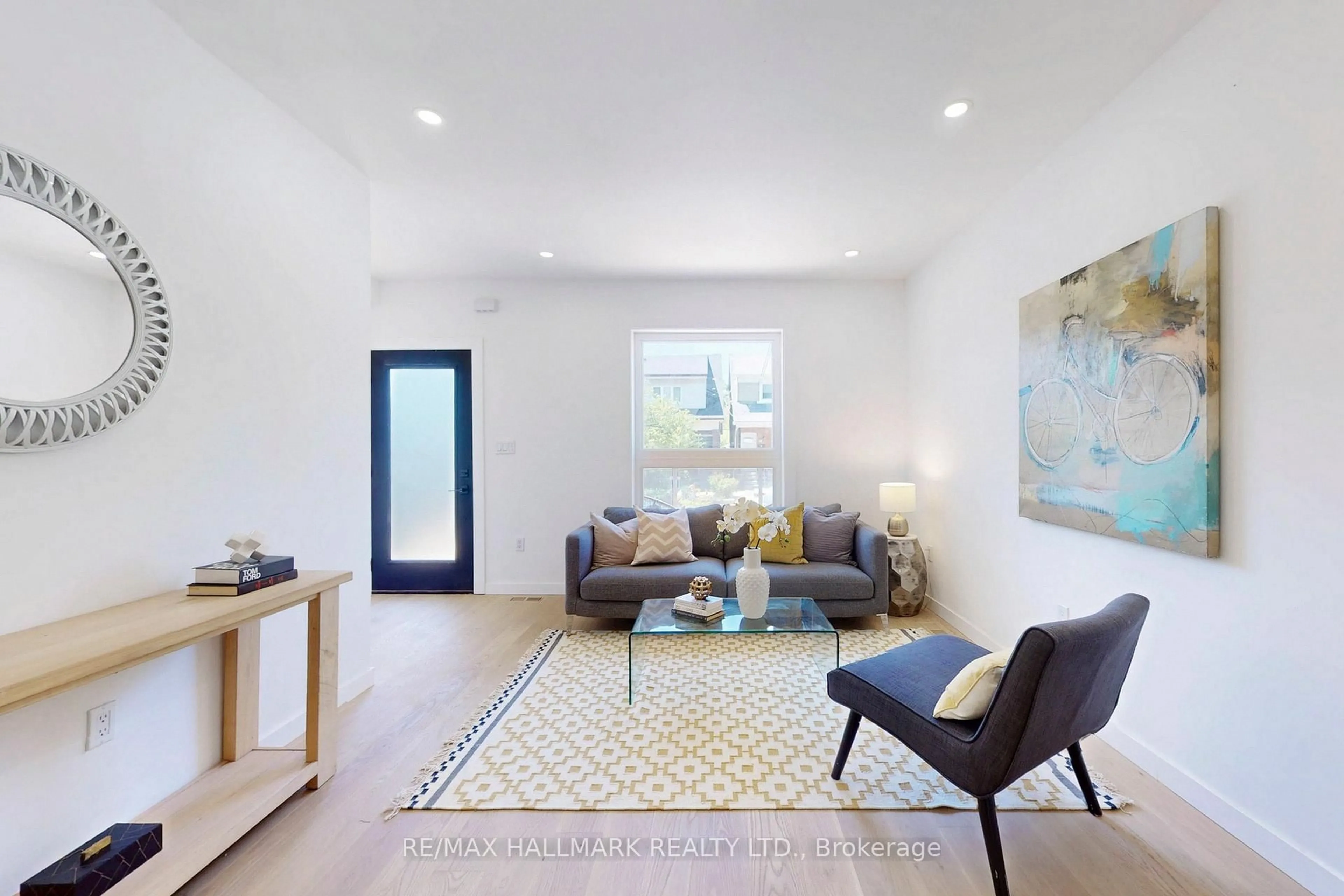 Living room with furniture, unknown for 13 Ferrier Ave, Toronto Ontario M4K 3H5