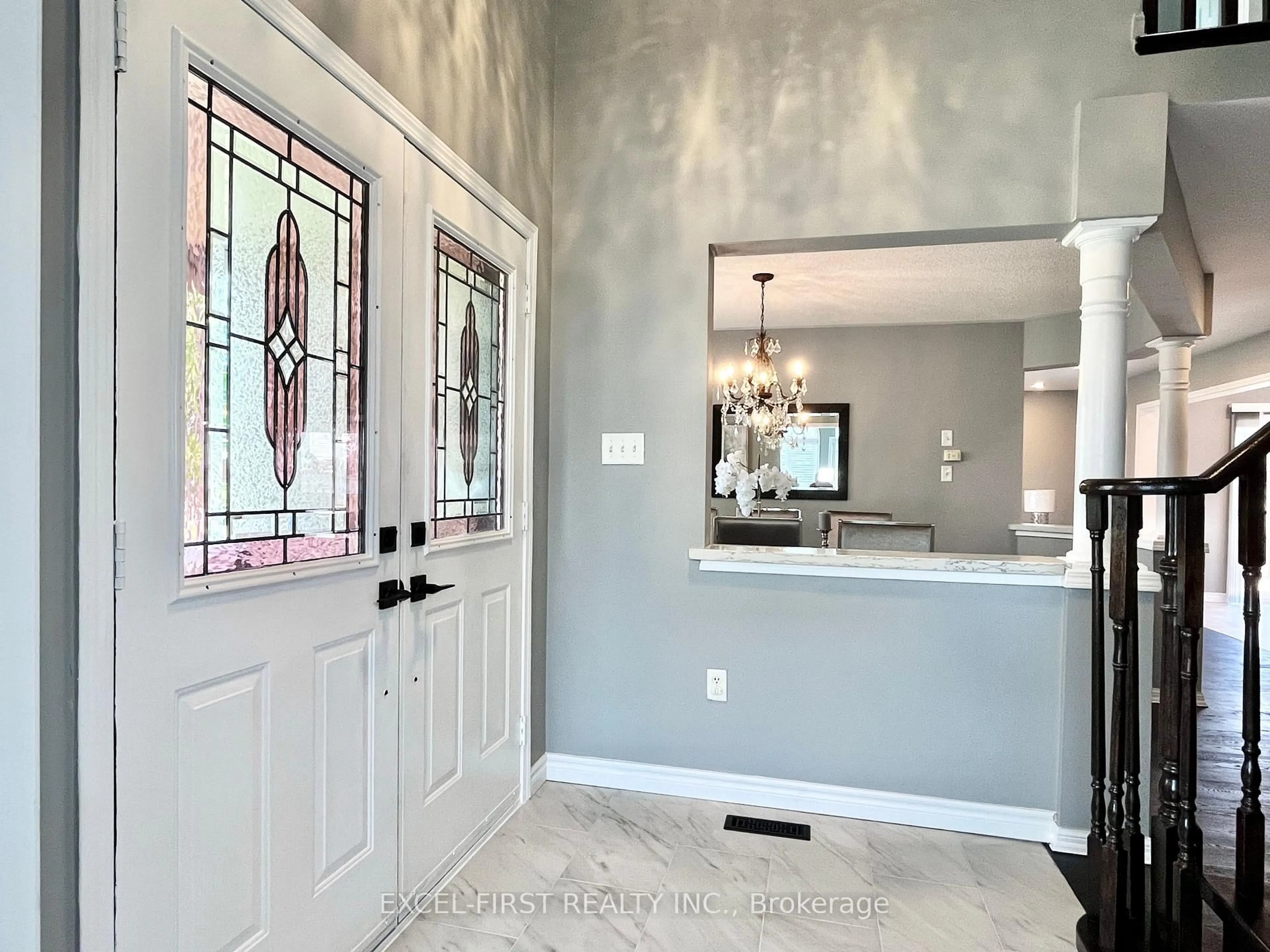 Indoor entryway for 51 Longueuil Pl, Whitby Ontario L1R 3G9
