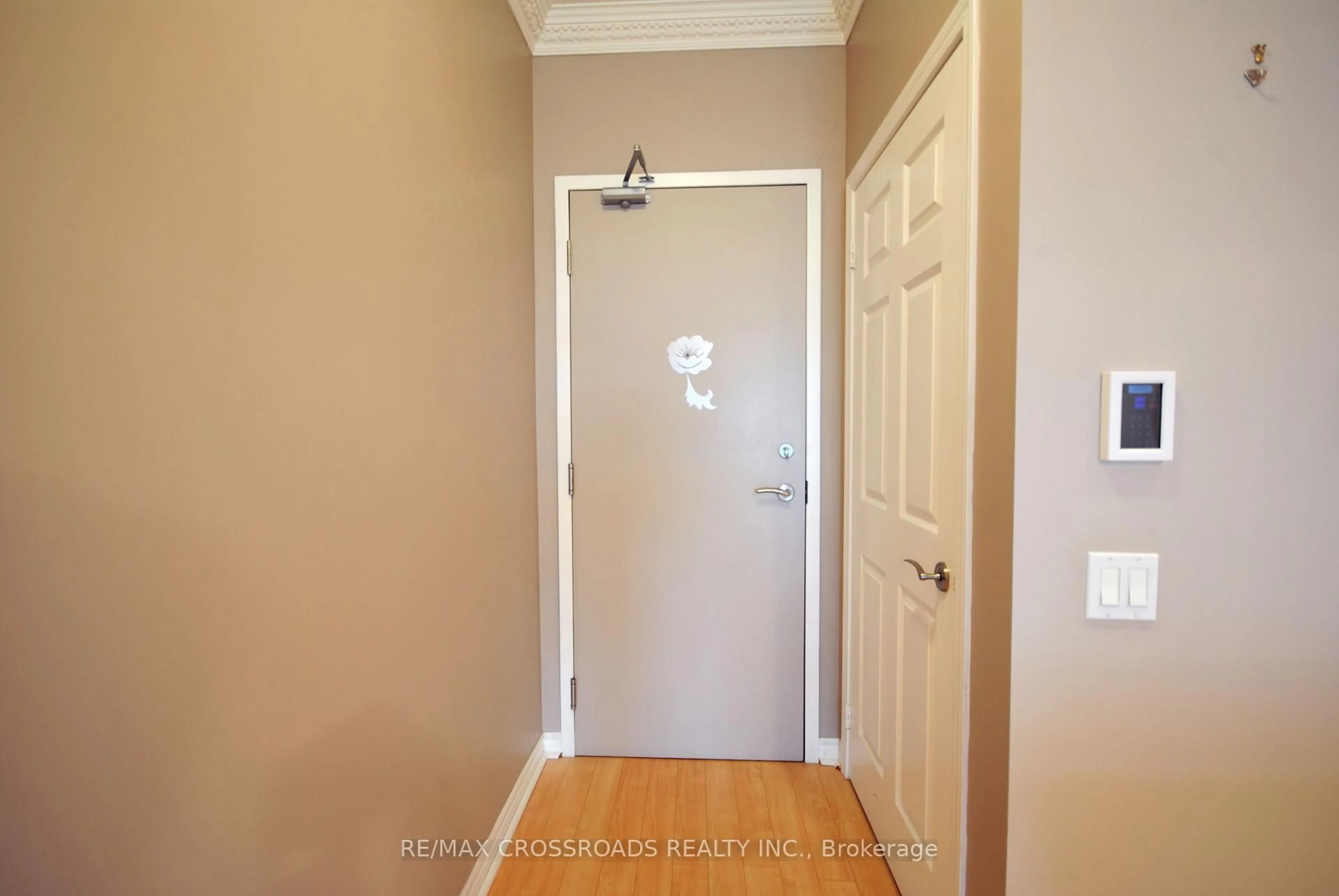 Indoor entryway for 8 Mondeo Dr #PH 18, Toronto Ontario M1P 5C7