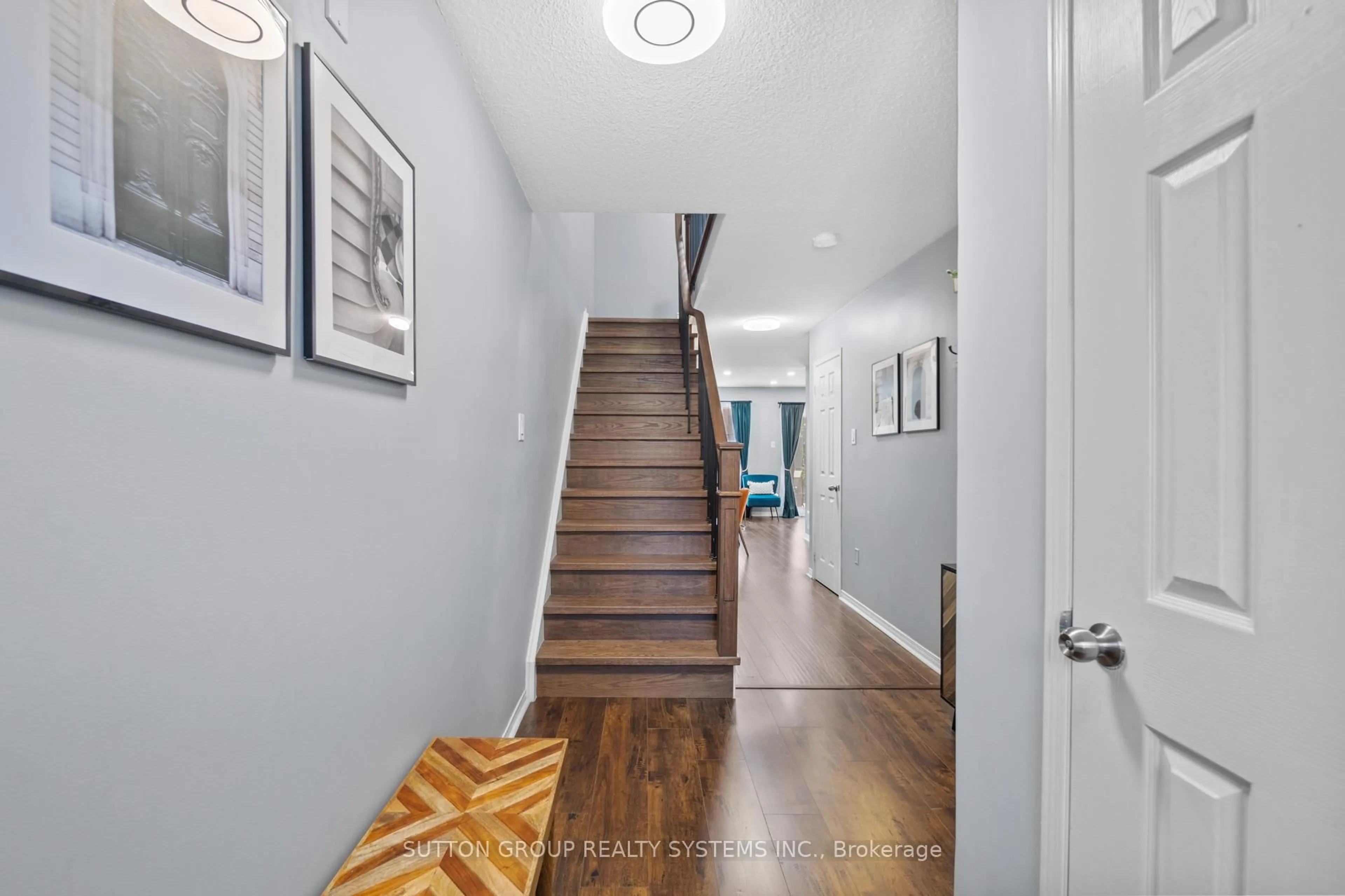 Indoor entryway for 1995 Pine Grove Ave #33, Pickering Ontario L1V 6W4