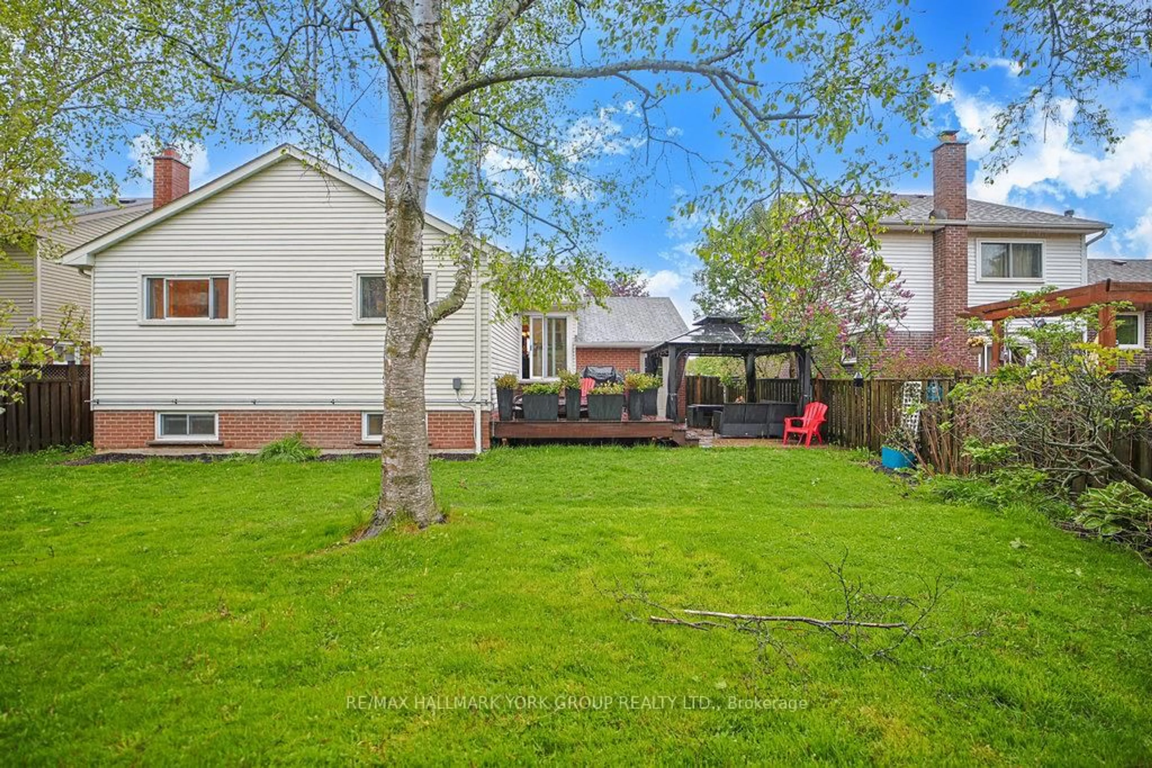 Patio, street for 916 Finley Ave, Ajax Ontario L1S 3T3