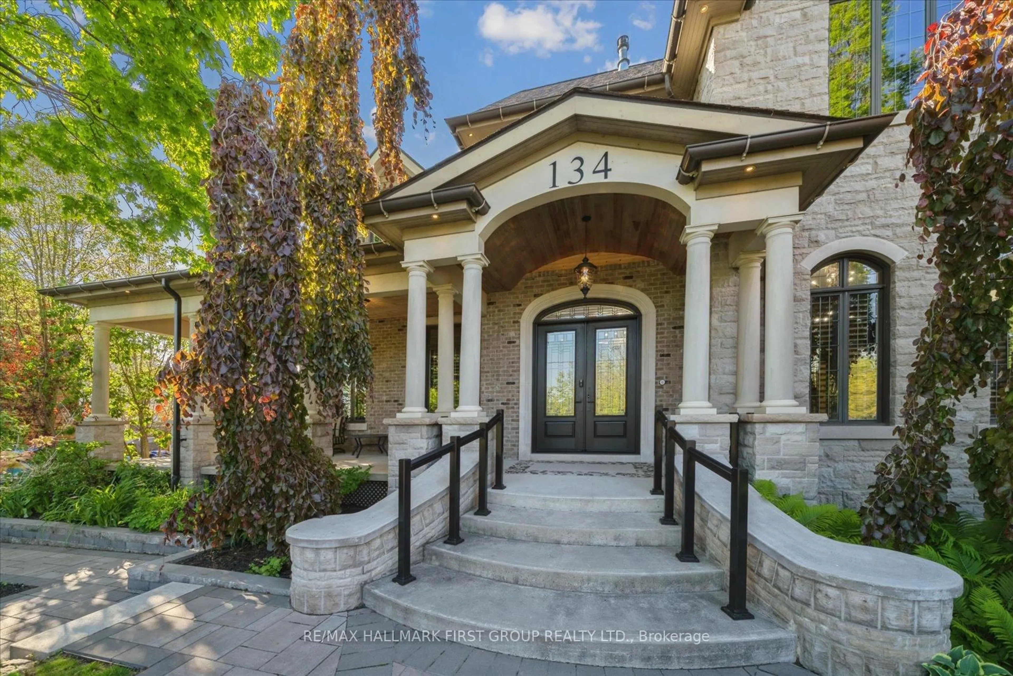 Unknown for 134 Front St, Whitby Ontario L1N 1A1