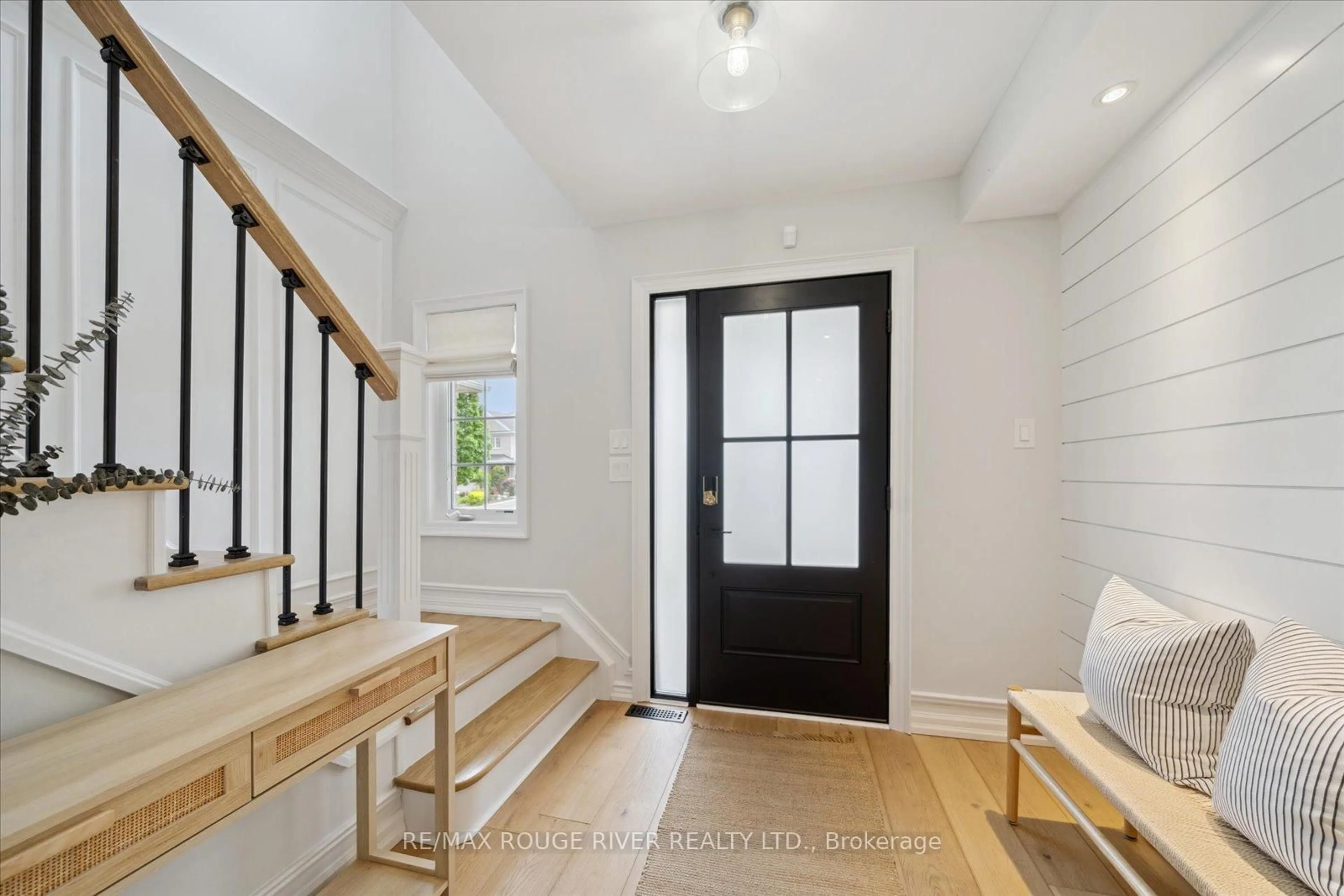 Indoor entryway for 38 Solmar Ave, Whitby Ontario L1R 2Z6