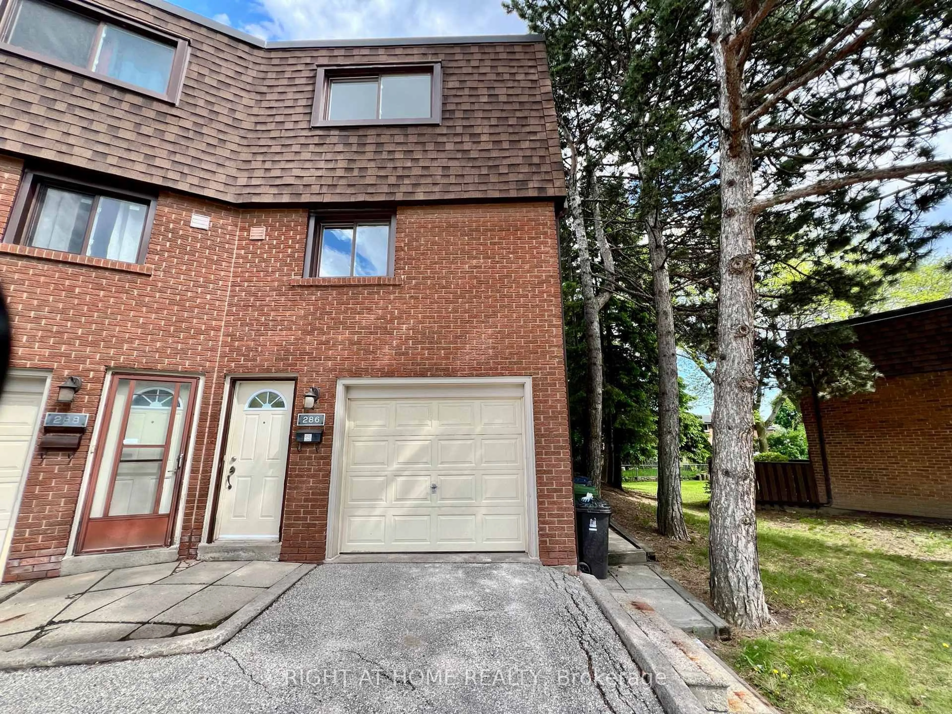 A pic from outside/outdoor area/front of a property/back of a property/a pic from drone, street for 286 Sprucewood Crt #43, Toronto Ontario M1W 1P9